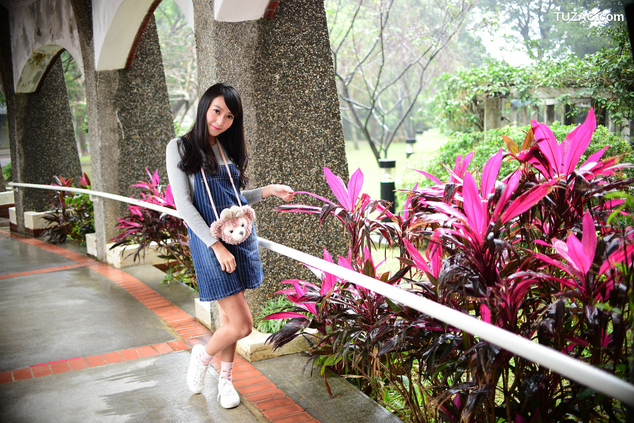 台湾正妹_ 攸攸《台灣大學外拍》 写真集[28P]