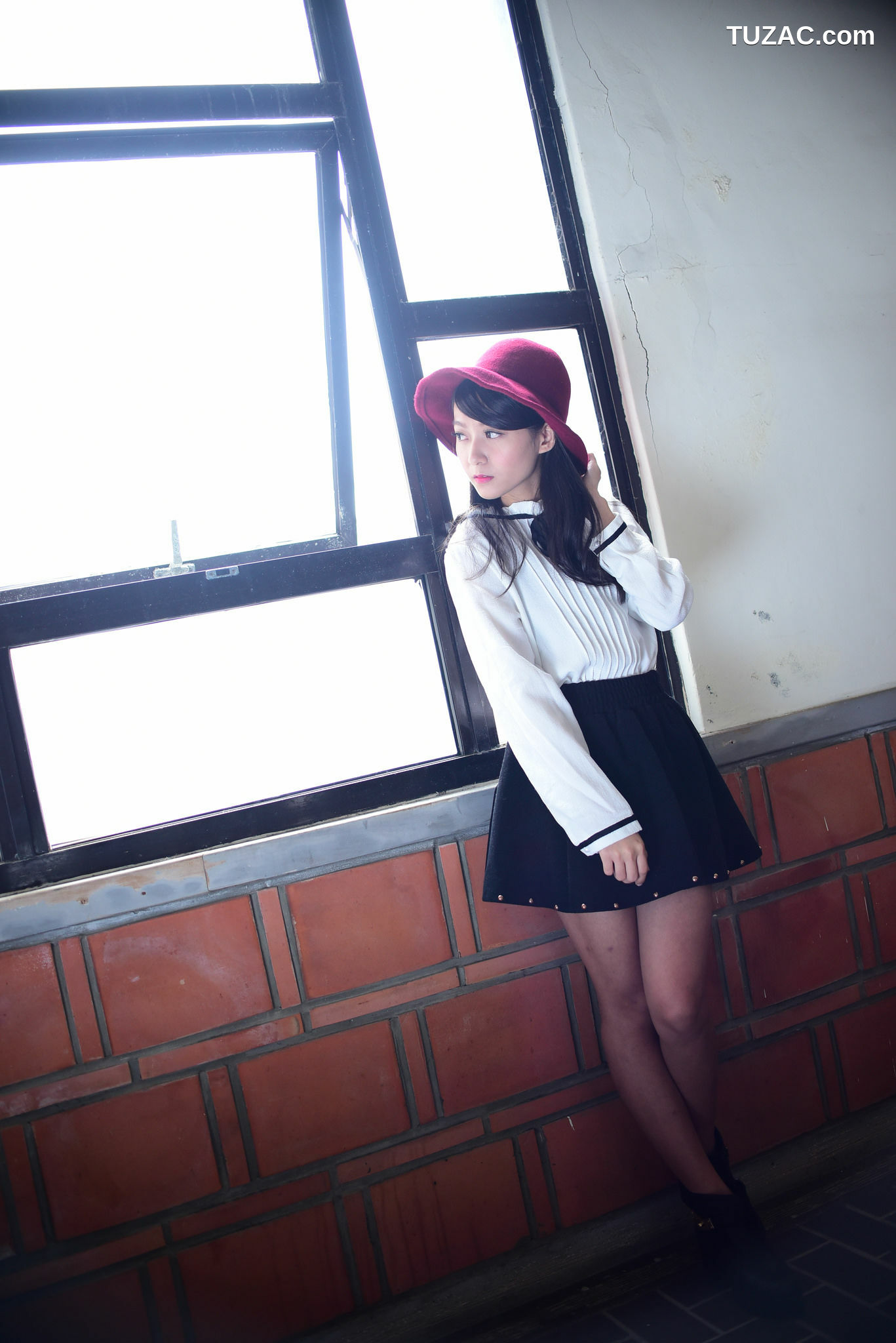 台湾正妹_ 攸攸《台灣大學外拍》 写真集[28P]