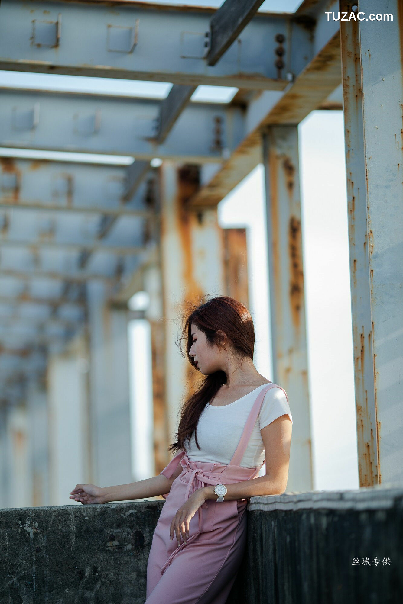 台湾正妹_ 方唯真《吊带裤+校服系列》 写真集[63P]