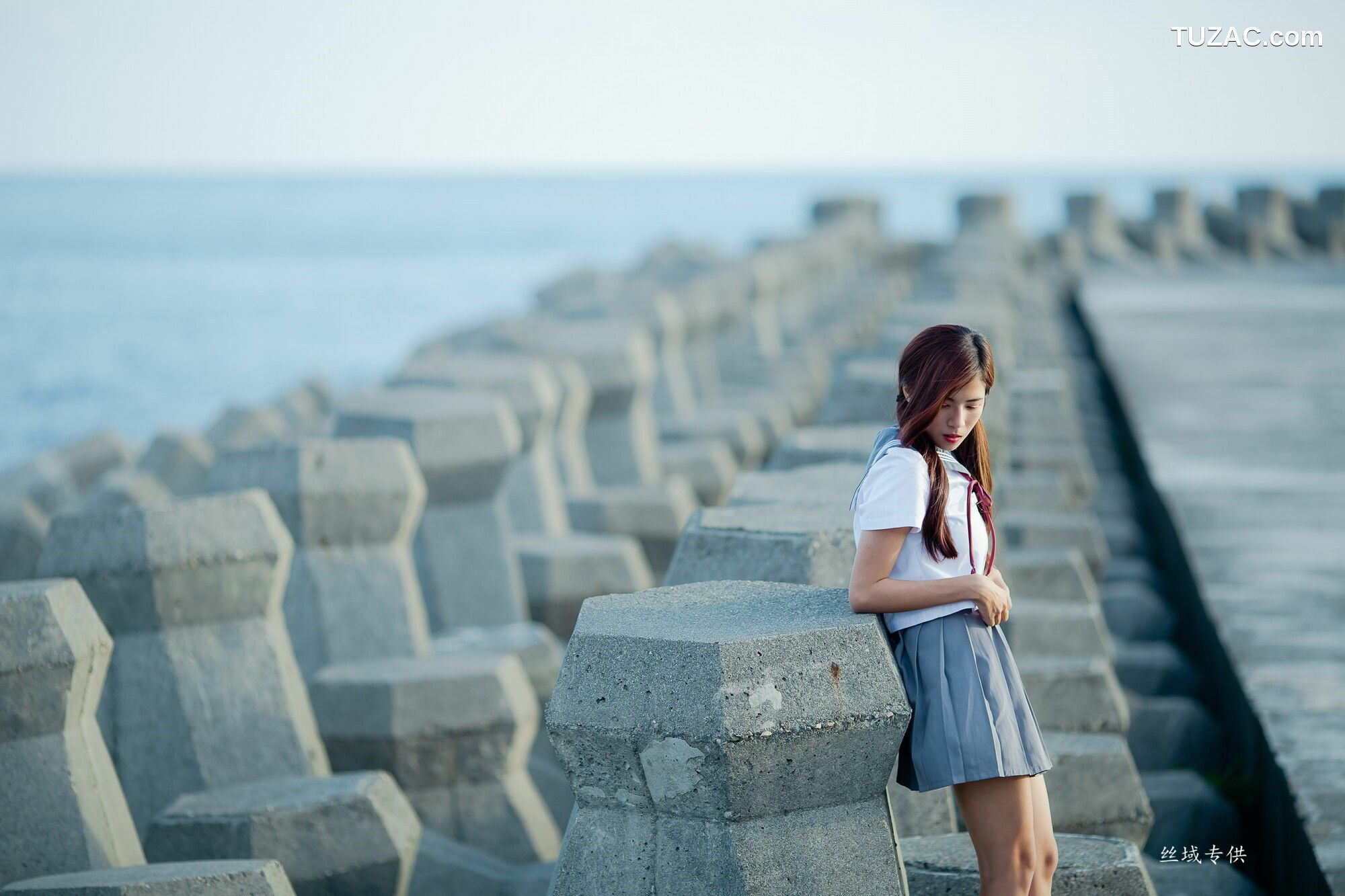 台湾正妹_ 方唯真《吊带裤+校服系列》 写真集[63P]