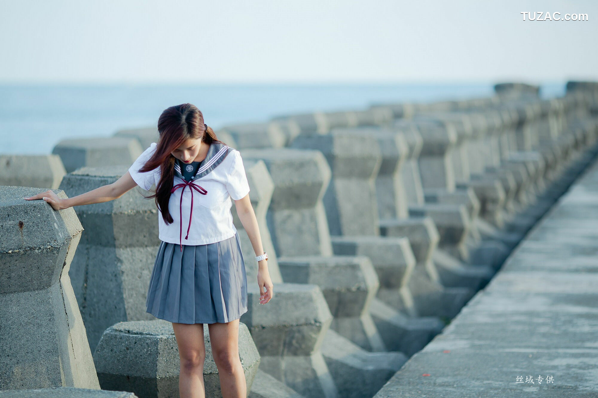 台湾正妹_ 方唯真《吊带裤+校服系列》 写真集[63P]