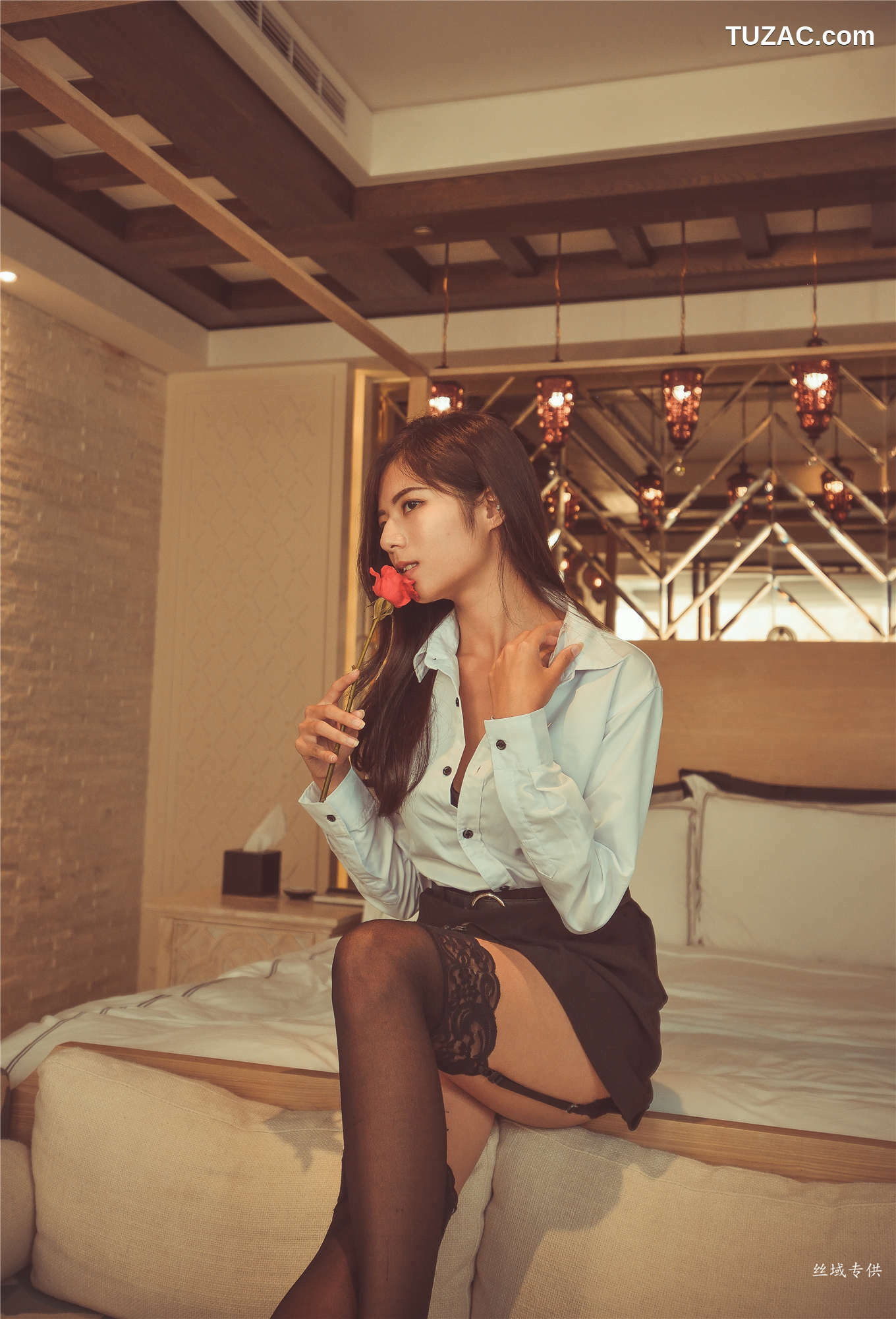 台湾正妹_ 方唯真《性感.芭蕾城市渡假旅店》黑丝OL 写真集[130P]