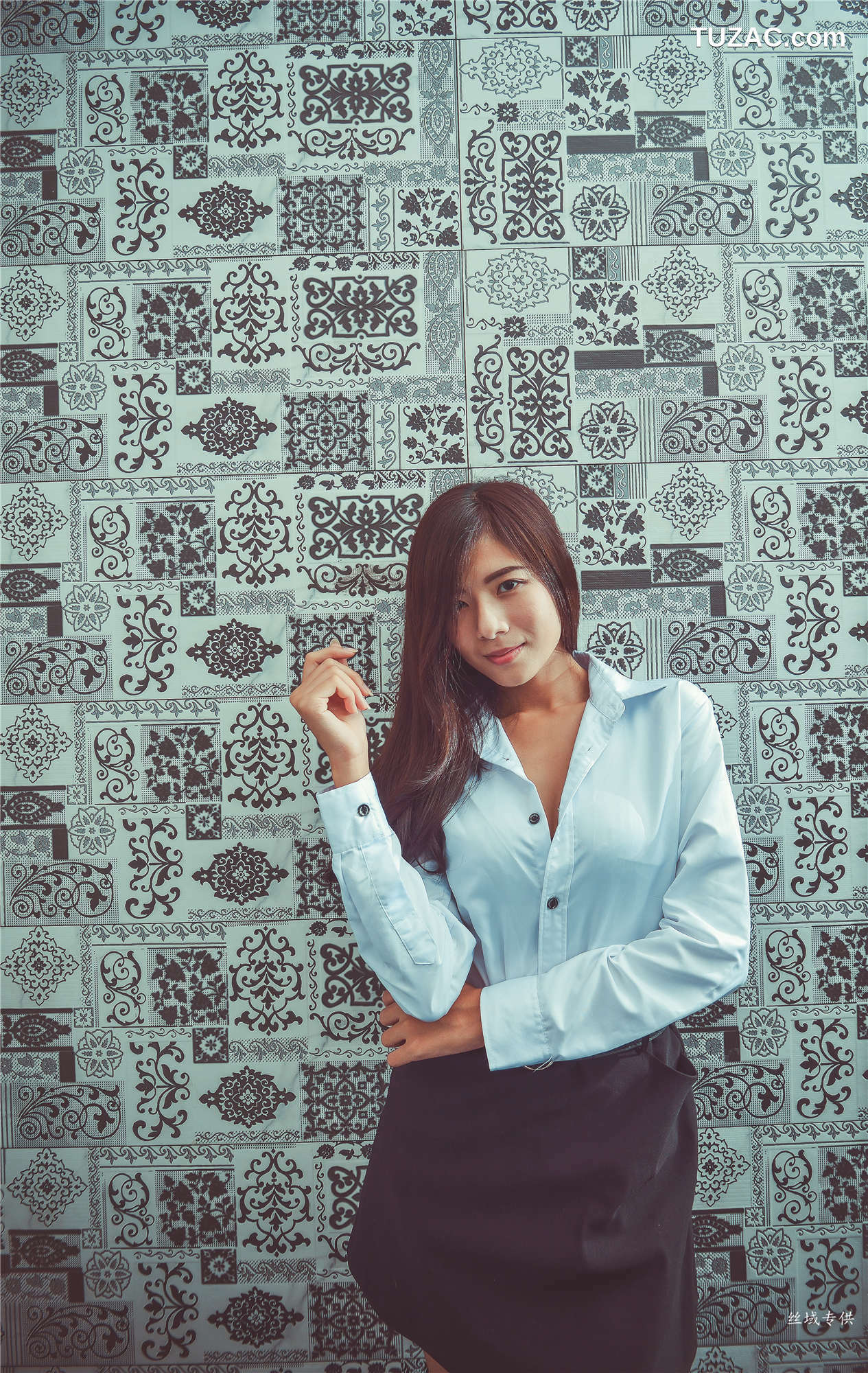 台湾正妹_ 方唯真《性感.芭蕾城市渡假旅店》黑丝OL 写真集[130P]