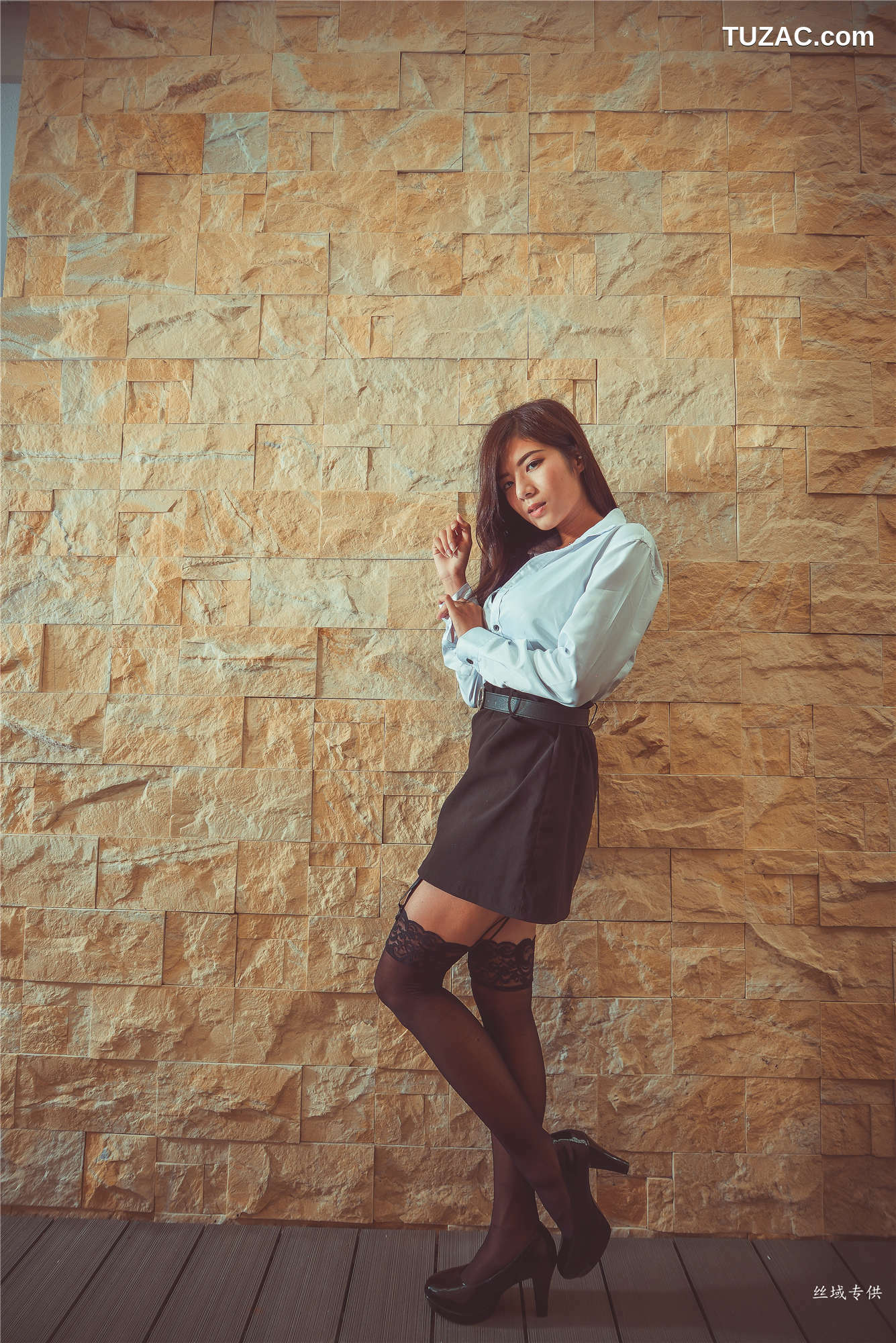 台湾正妹_ 方唯真《性感.芭蕾城市渡假旅店》黑丝OL 写真集[130P]