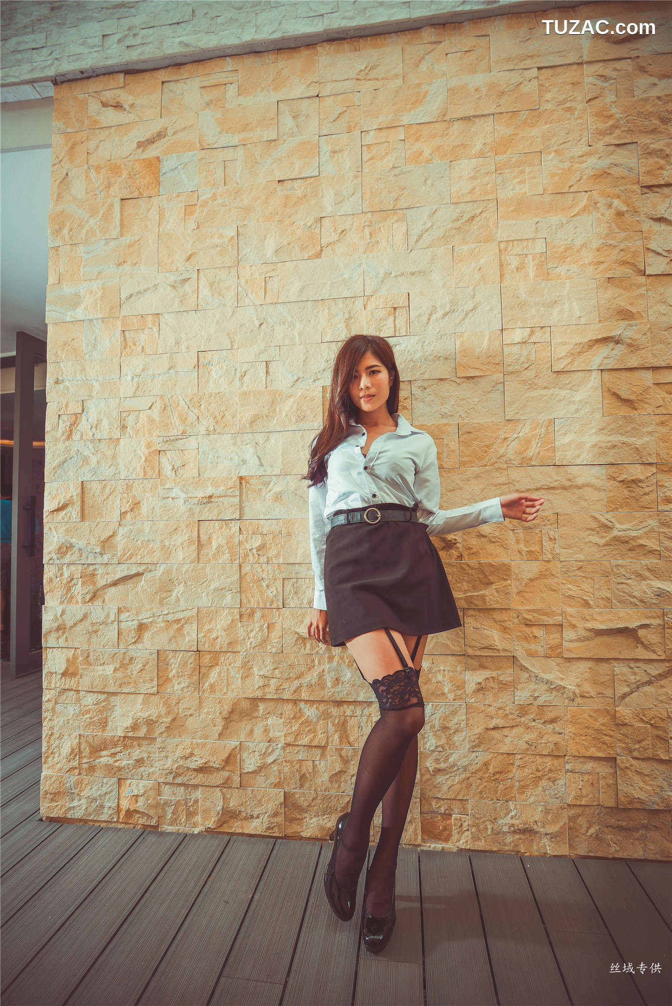 台湾正妹_ 方唯真《性感.芭蕾城市渡假旅店》黑丝OL 写真集[130P]