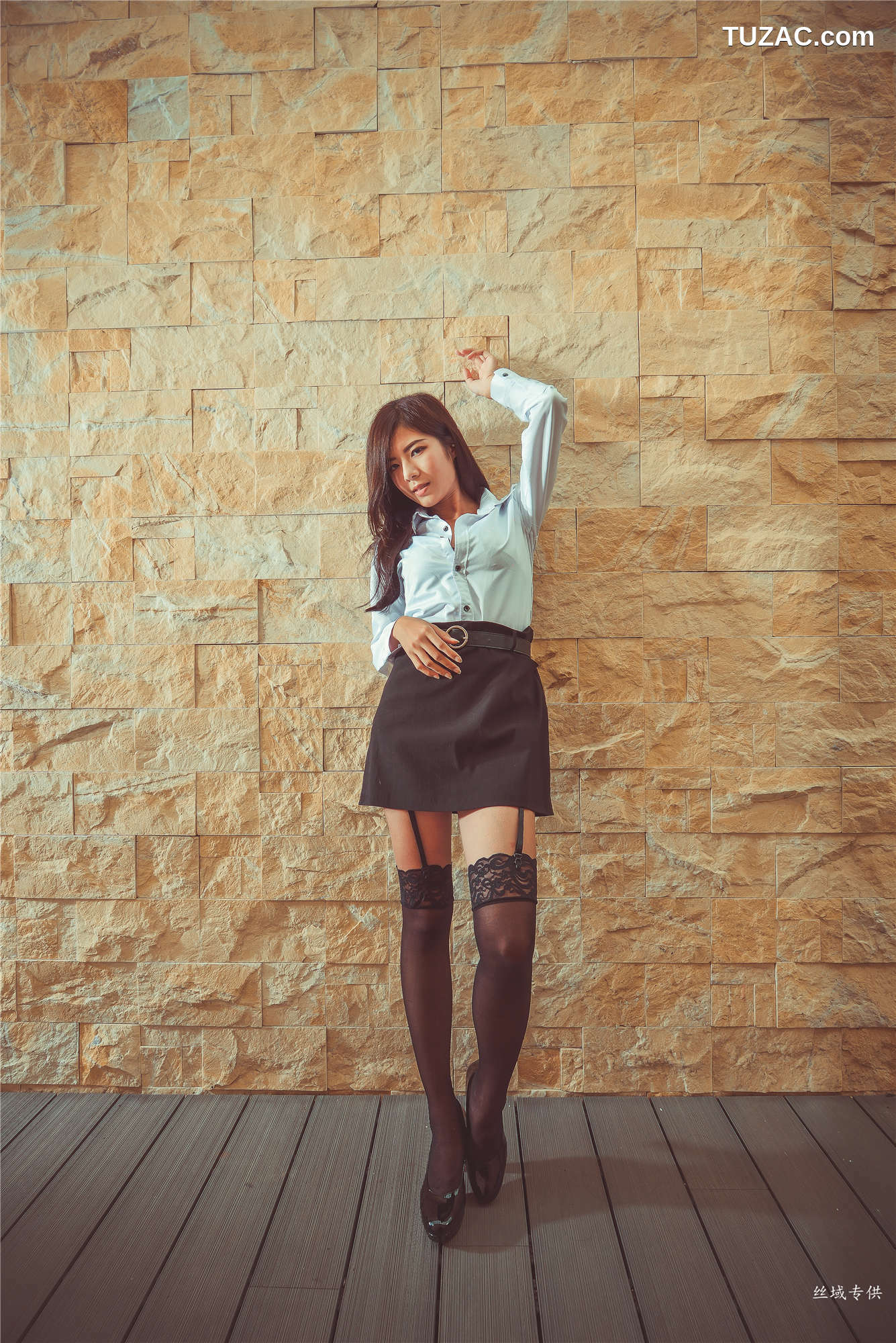 台湾正妹_ 方唯真《性感.芭蕾城市渡假旅店》黑丝OL 写真集[130P]