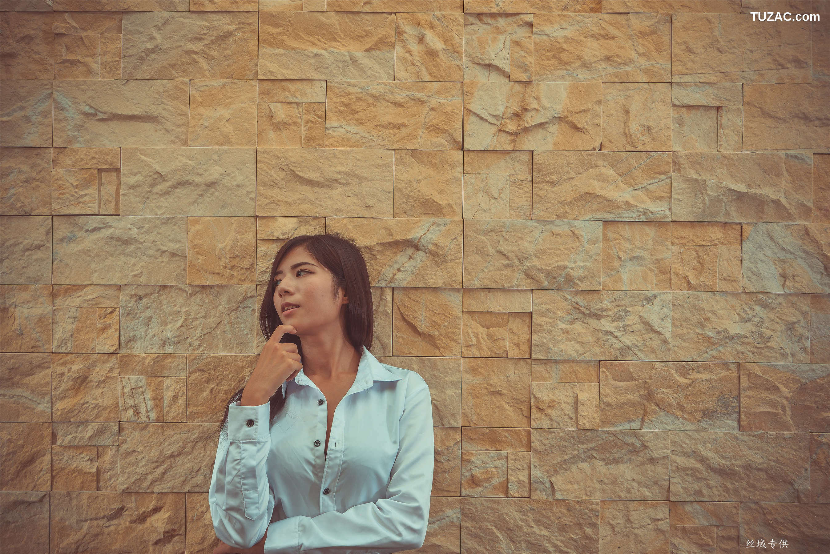 台湾正妹_ 方唯真《性感.芭蕾城市渡假旅店》黑丝OL 写真集[130P]