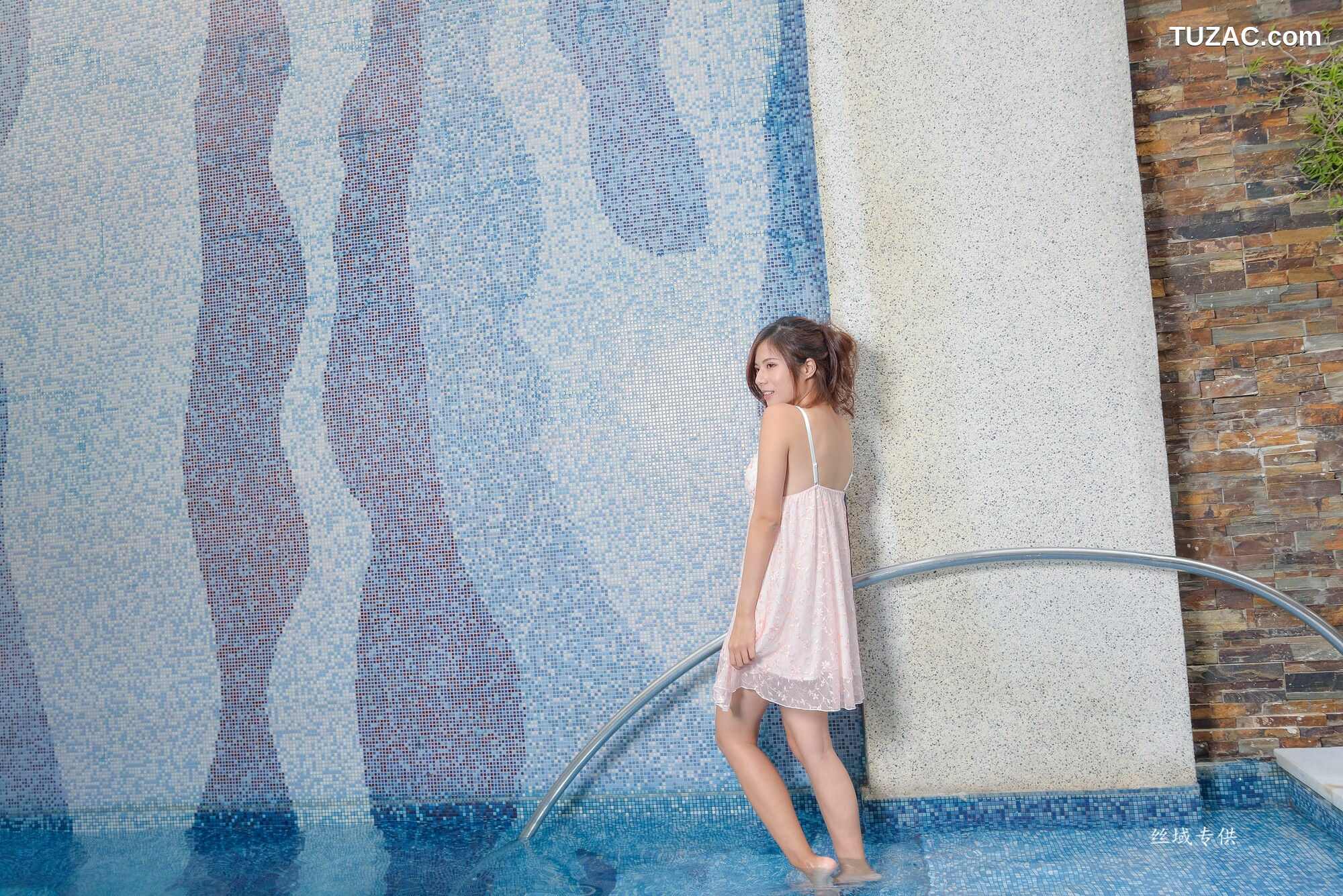 台湾正妹_ 方唯真《芭蕾.性感旅拍》睡衣 写真集[78P]