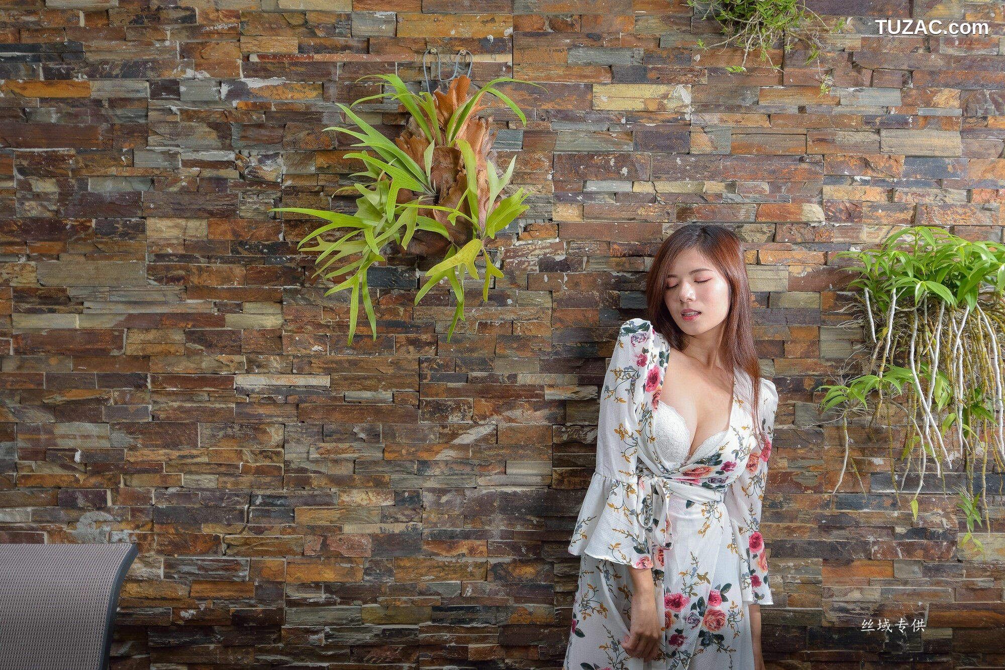 台湾正妹_ 方唯真《芭蕾.性感旅拍》长裙 写真集[109P]