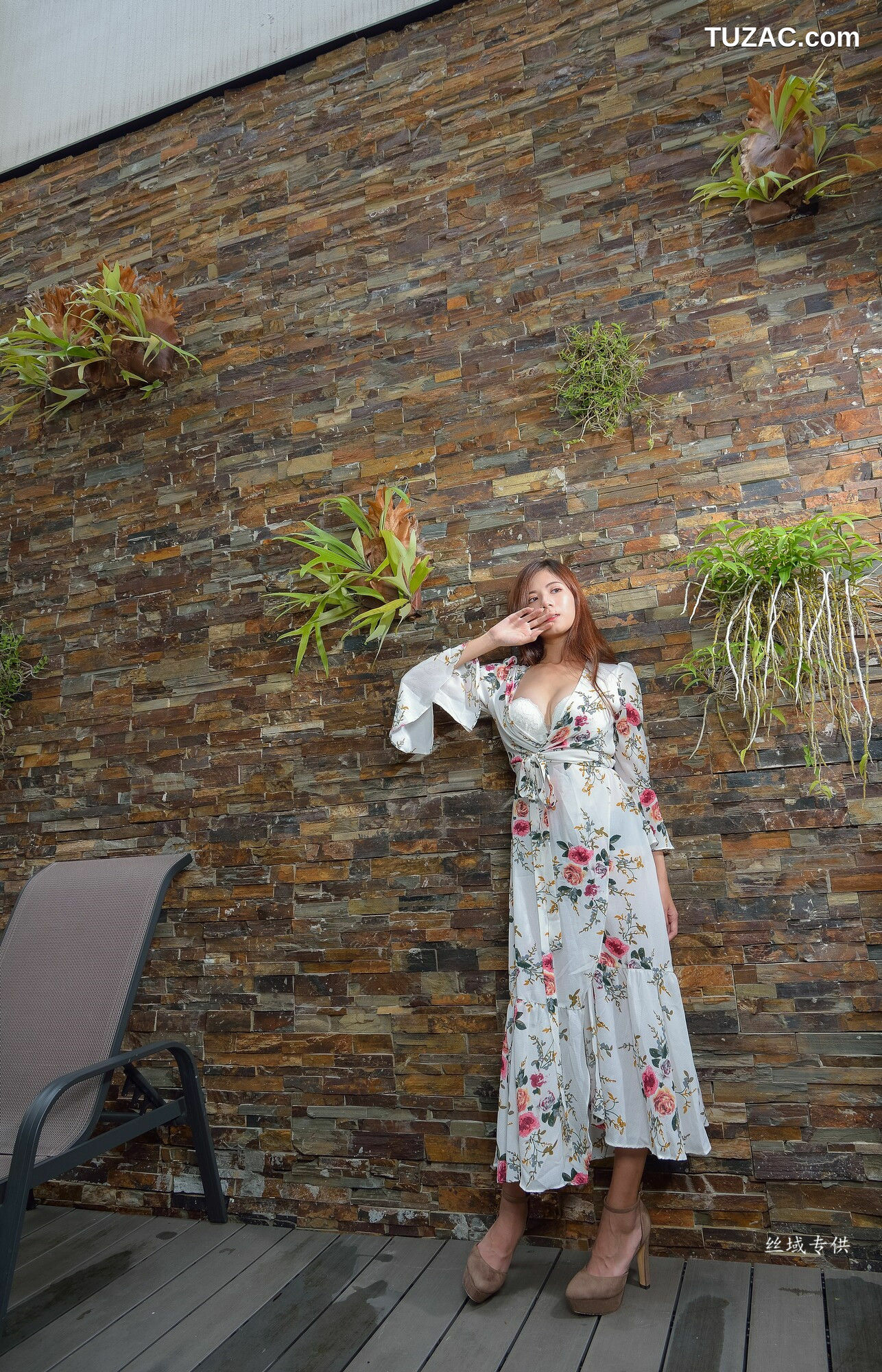 台湾正妹_ 方唯真《芭蕾.性感旅拍》长裙 写真集[109P]