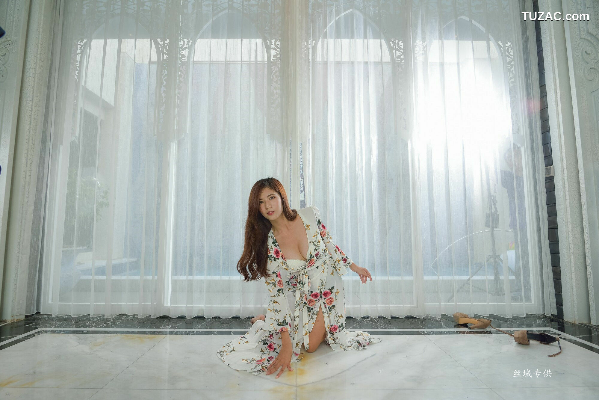 台湾正妹_ 方唯真《芭蕾.性感旅拍》长裙 写真集[109P]