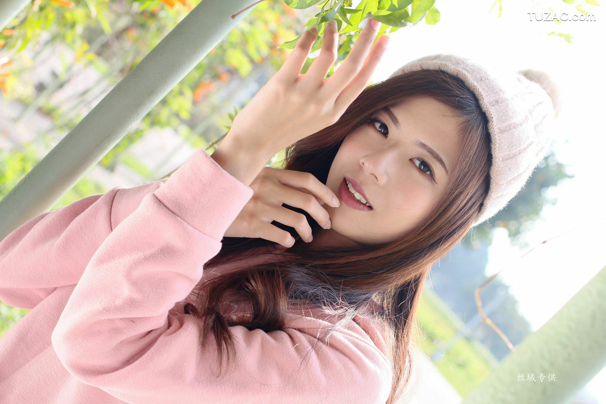 台湾正妹_ 方唯真《花博外拍》（三套服裝） 写真集[55P]