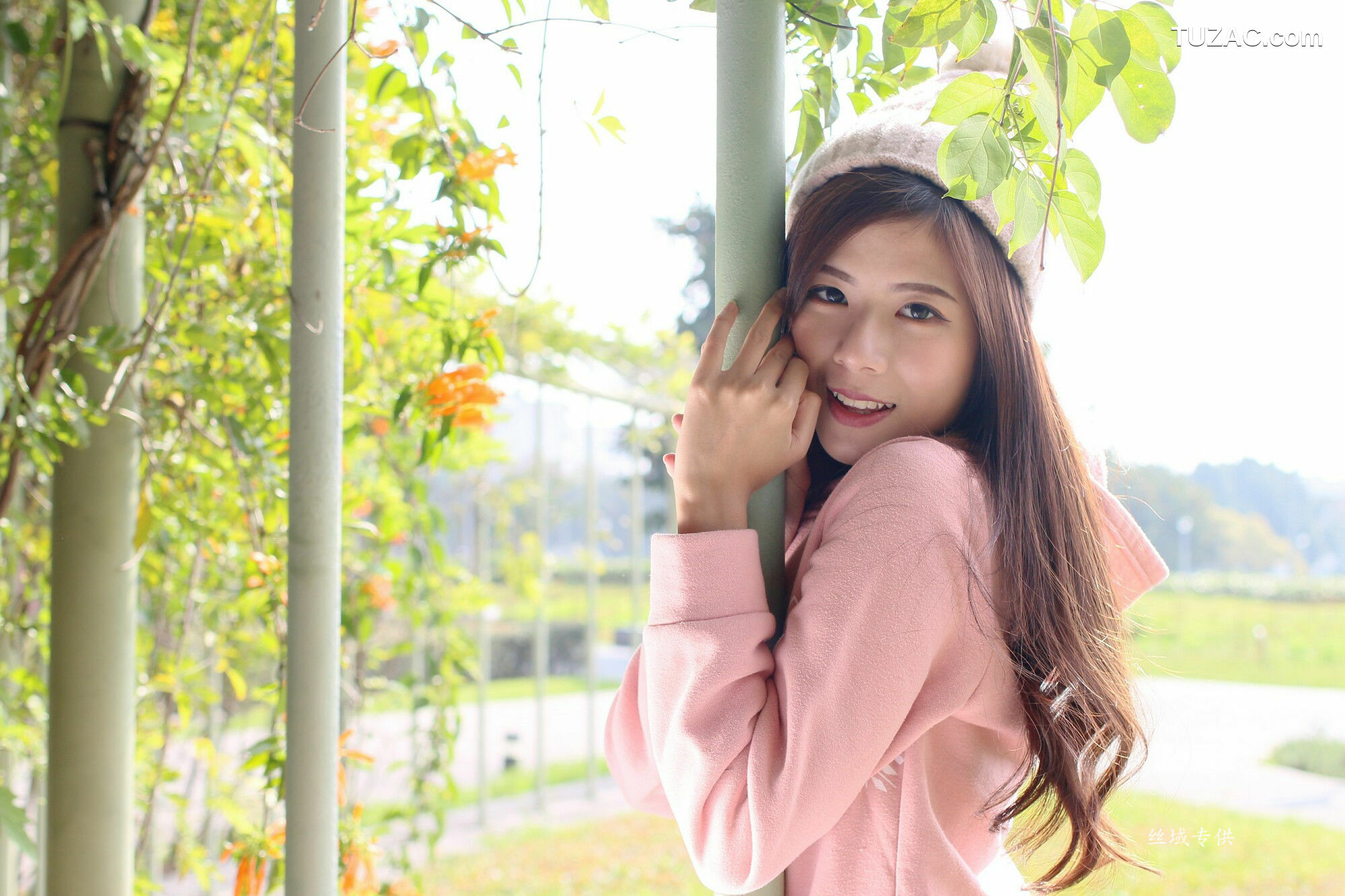 台湾正妹_ 方唯真《花博外拍》（三套服裝） 写真集[55P]