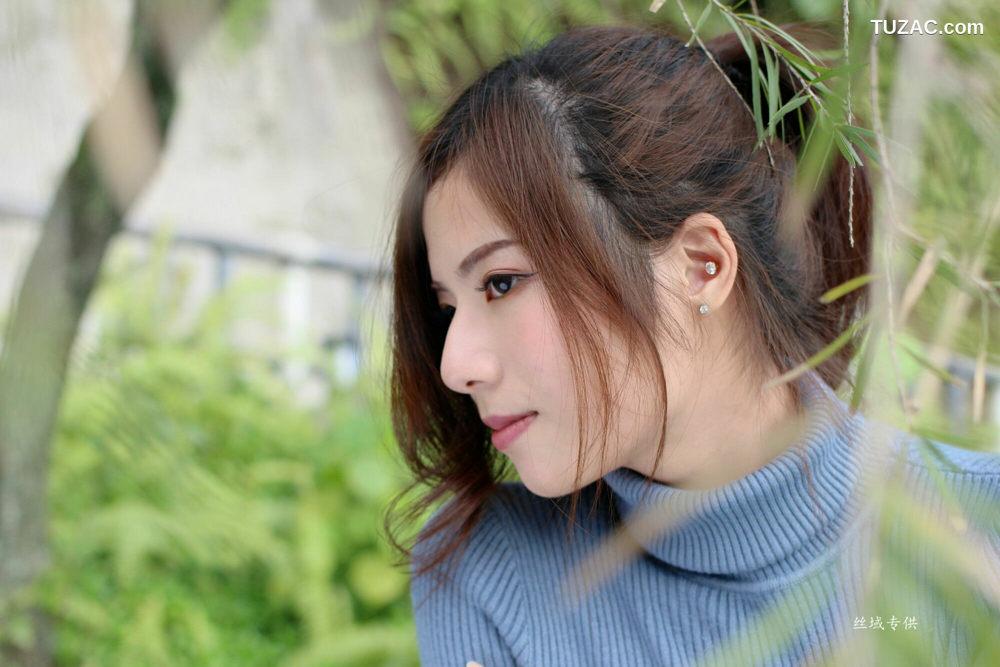 台湾正妹_ 方唯真《花博外拍》（三套服裝） 写真集[55P]