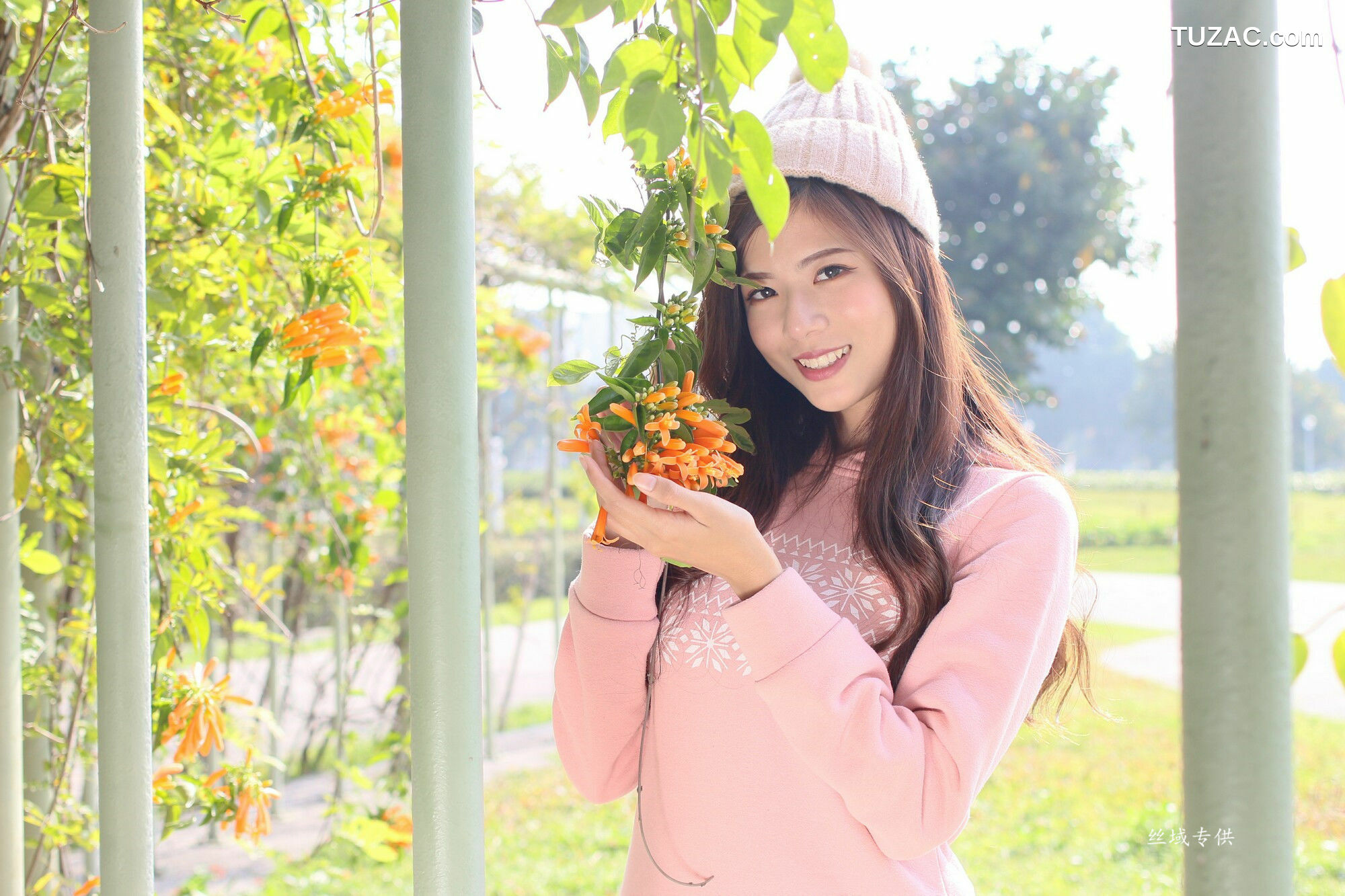 台湾正妹_ 方唯真《花博外拍》（三套服裝） 写真集[55P]