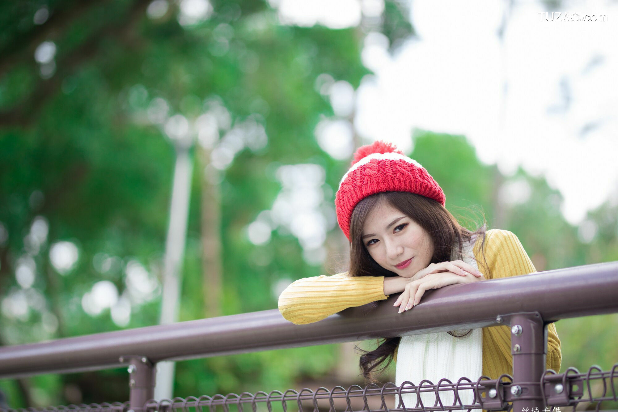 台湾正妹_ 方唯真《青年公園》 写真集[89P]