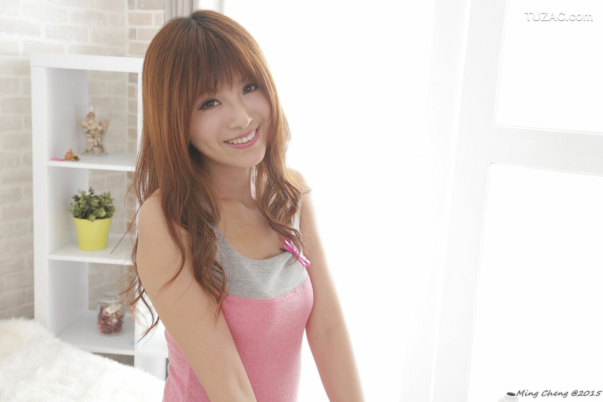 台湾正妹_ 晓育Vicni - 棚拍3套包臀美腿 写真集[82P]