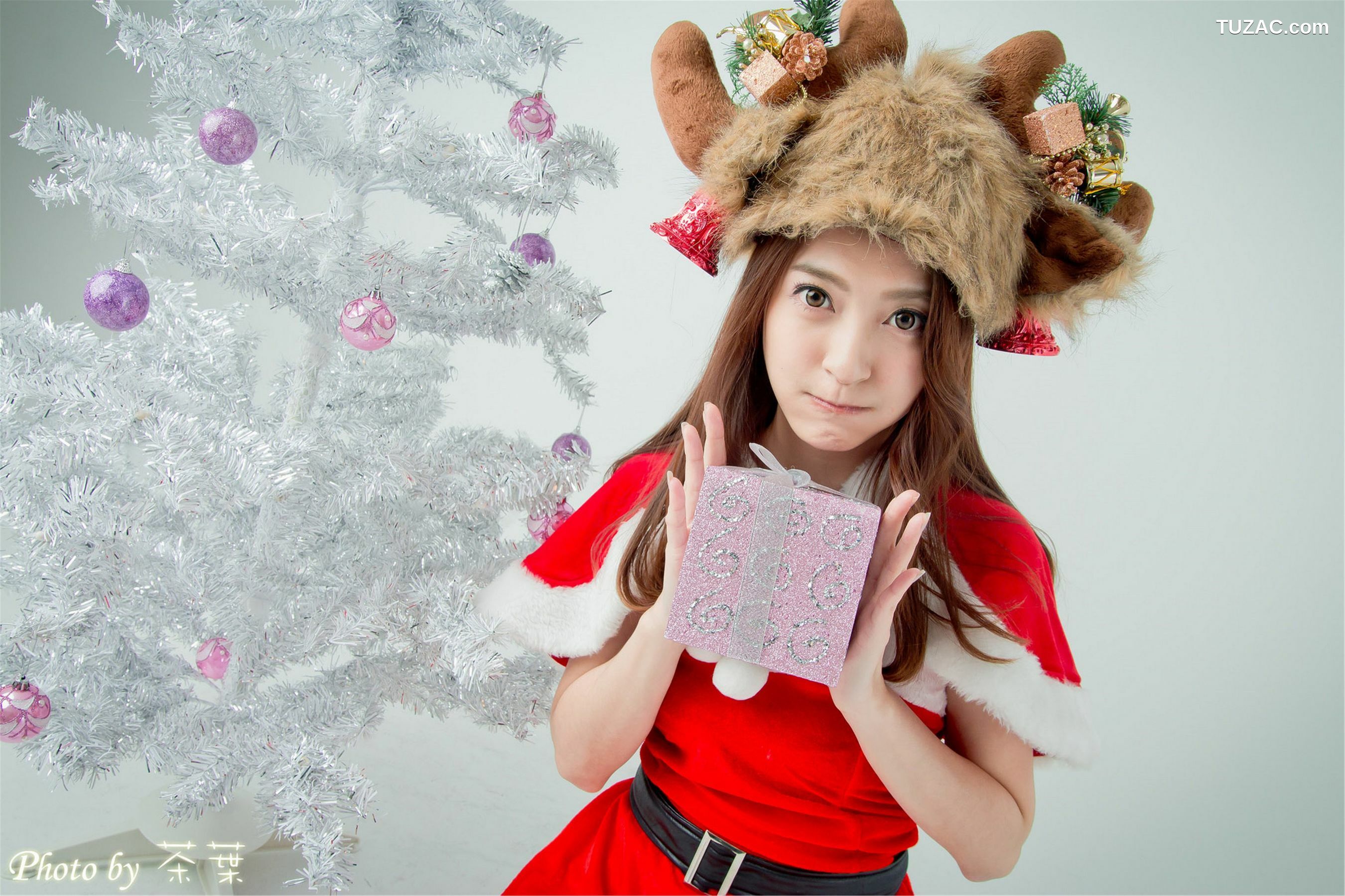 台湾正妹_ 李思娴《圣诞萌妹》 写真集[44P]