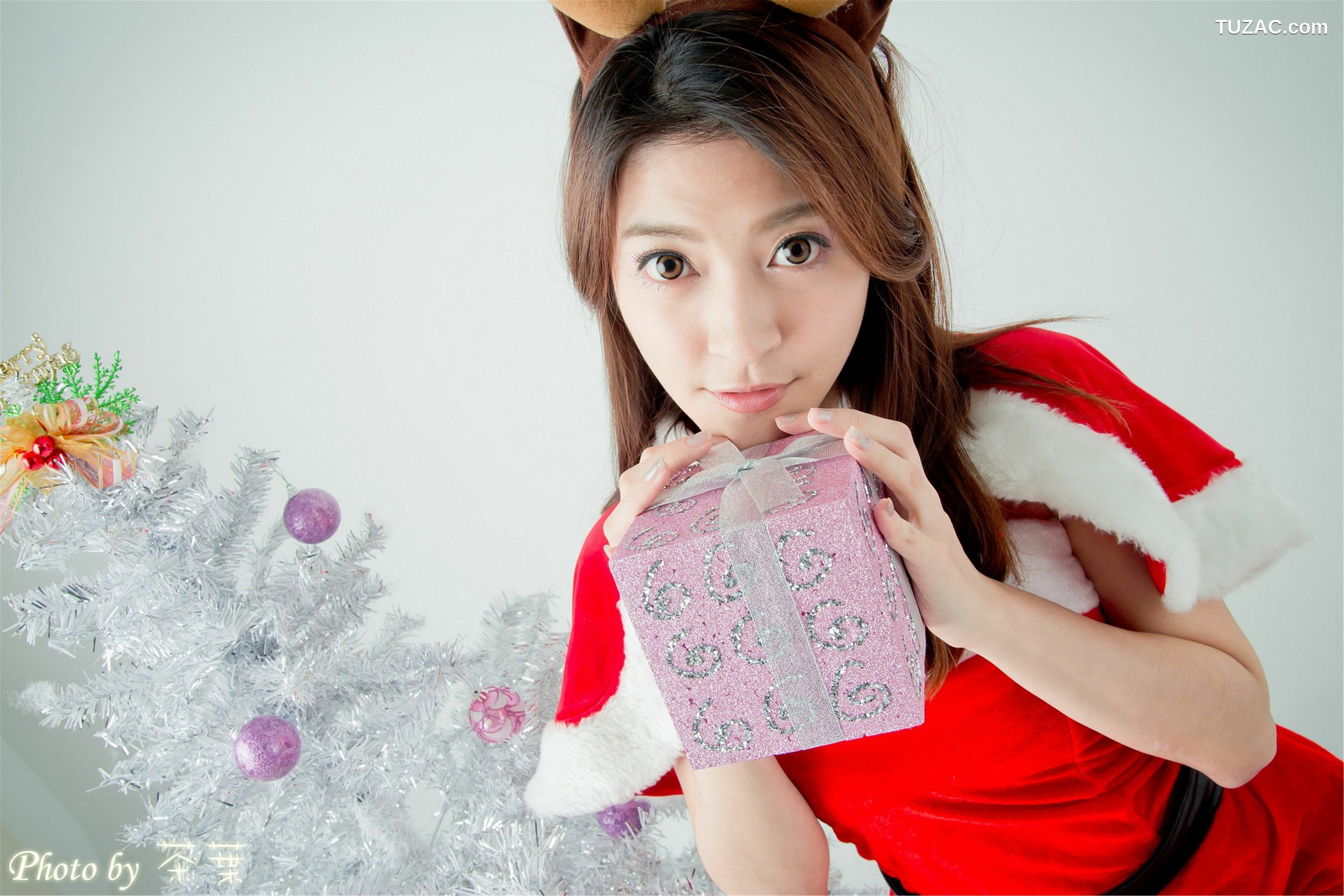台湾正妹_ 李思娴《圣诞萌妹》 写真集[44P]