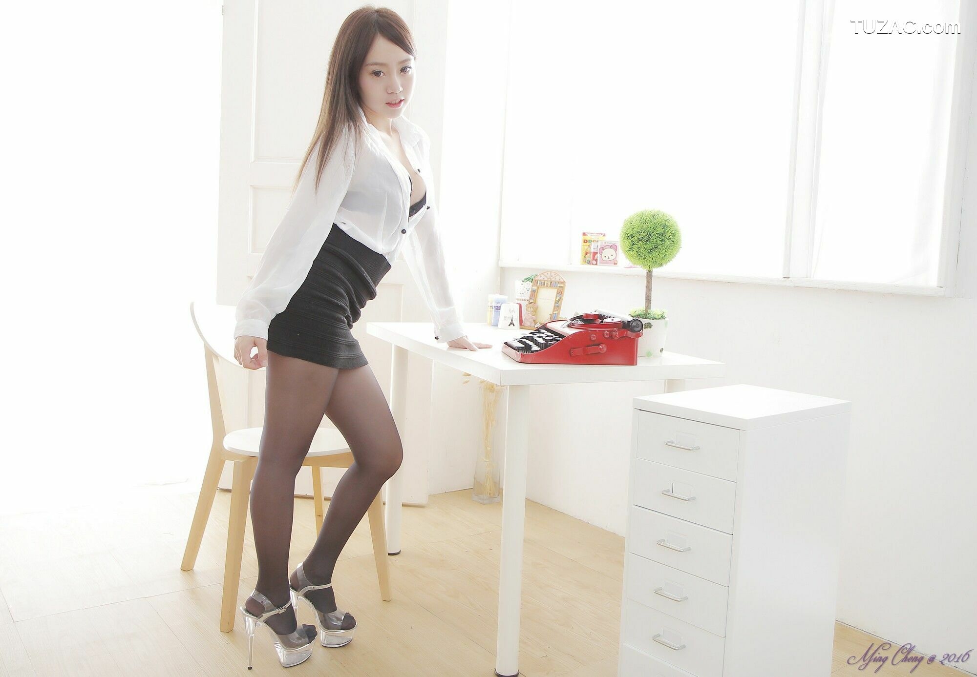 台湾正妹_ 林旻仪(米米) 棚拍 写真集[39P]