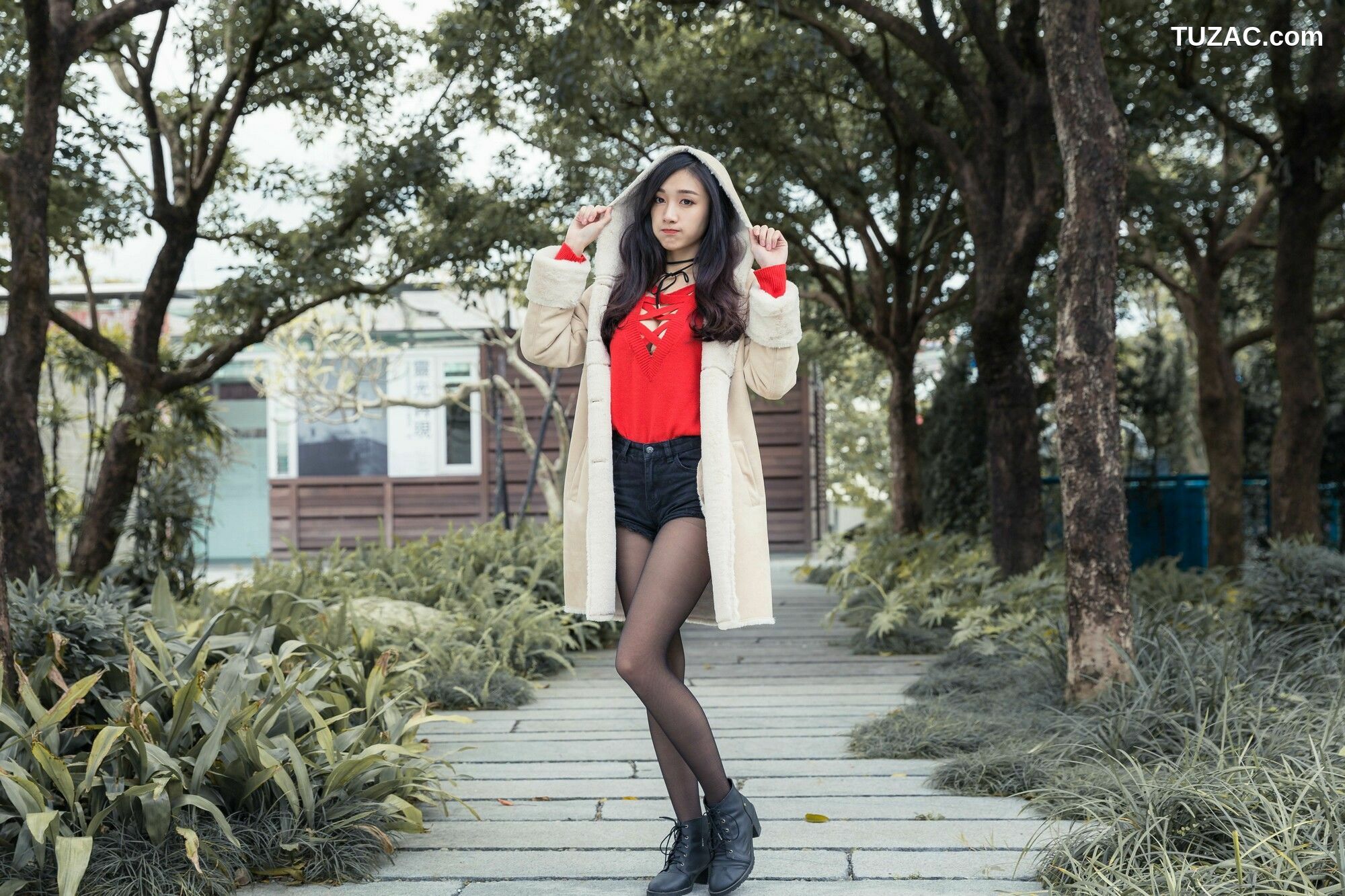 台湾正妹_ 段璟乐《花博公園+部分松叶随拍》 写真集[46P]