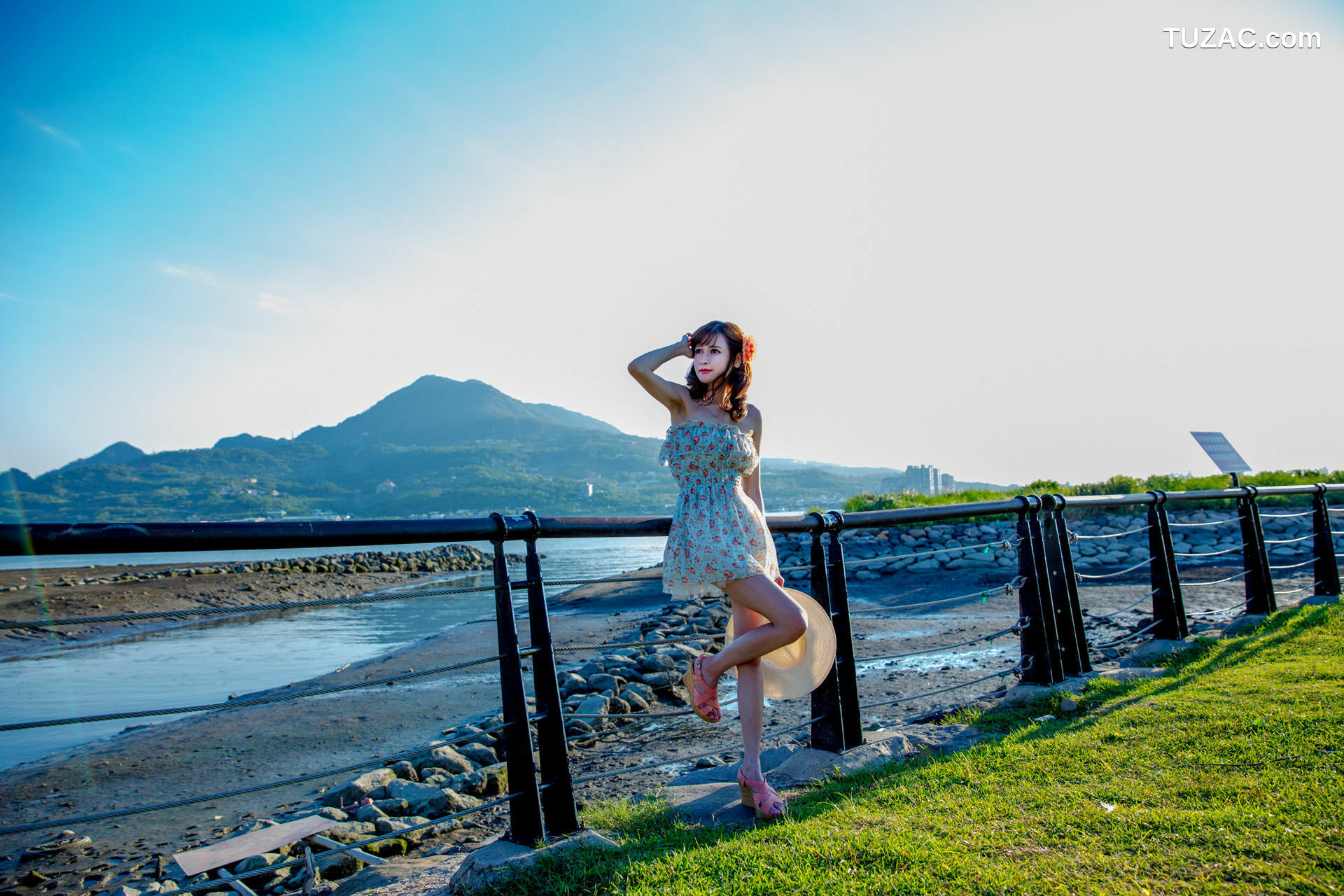 台湾正妹_ 段璟瑤/璟兒《老街遊拍》 写真集[36P]