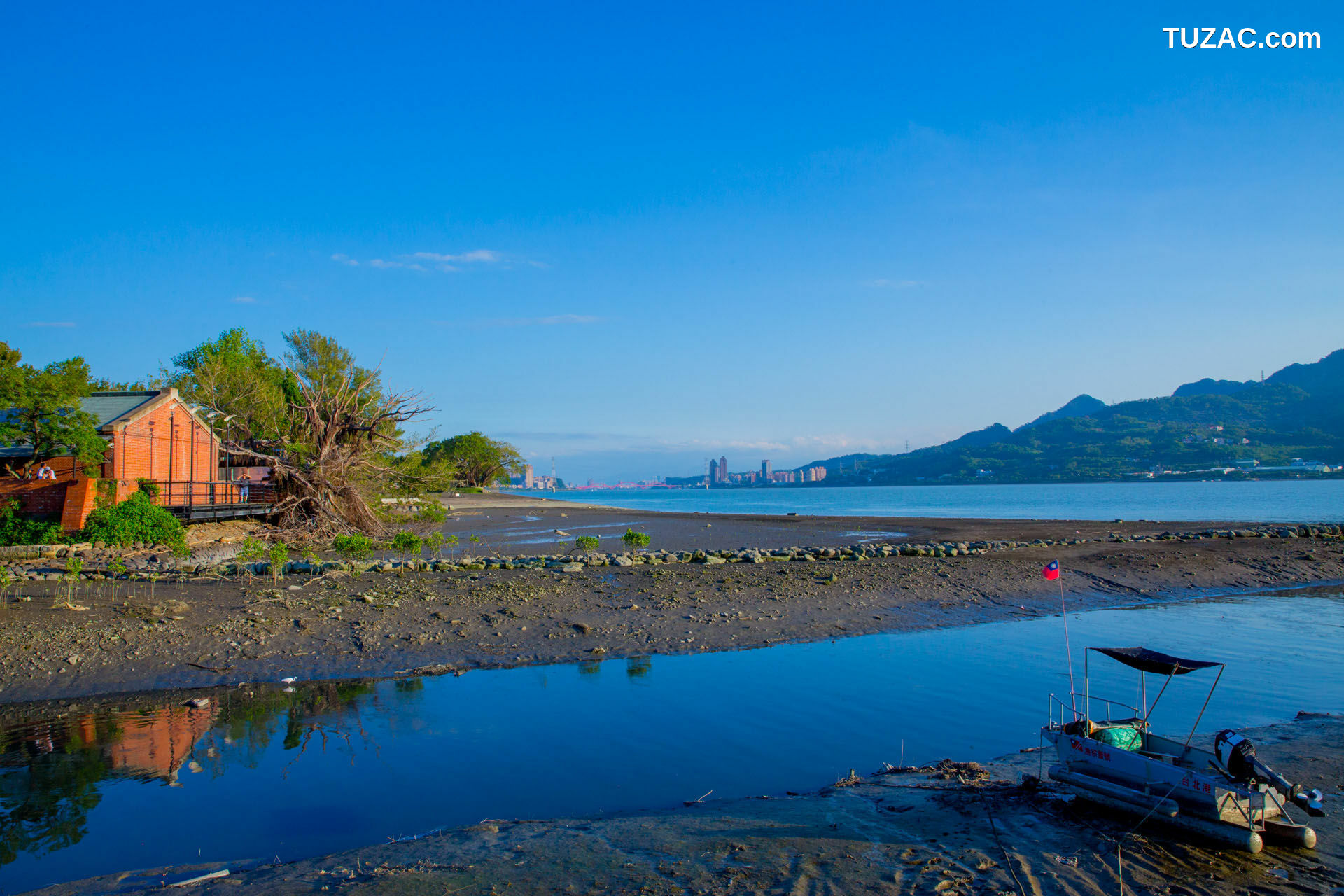 台湾正妹_ 段璟瑤/璟兒《老街遊拍》 写真集[36P]