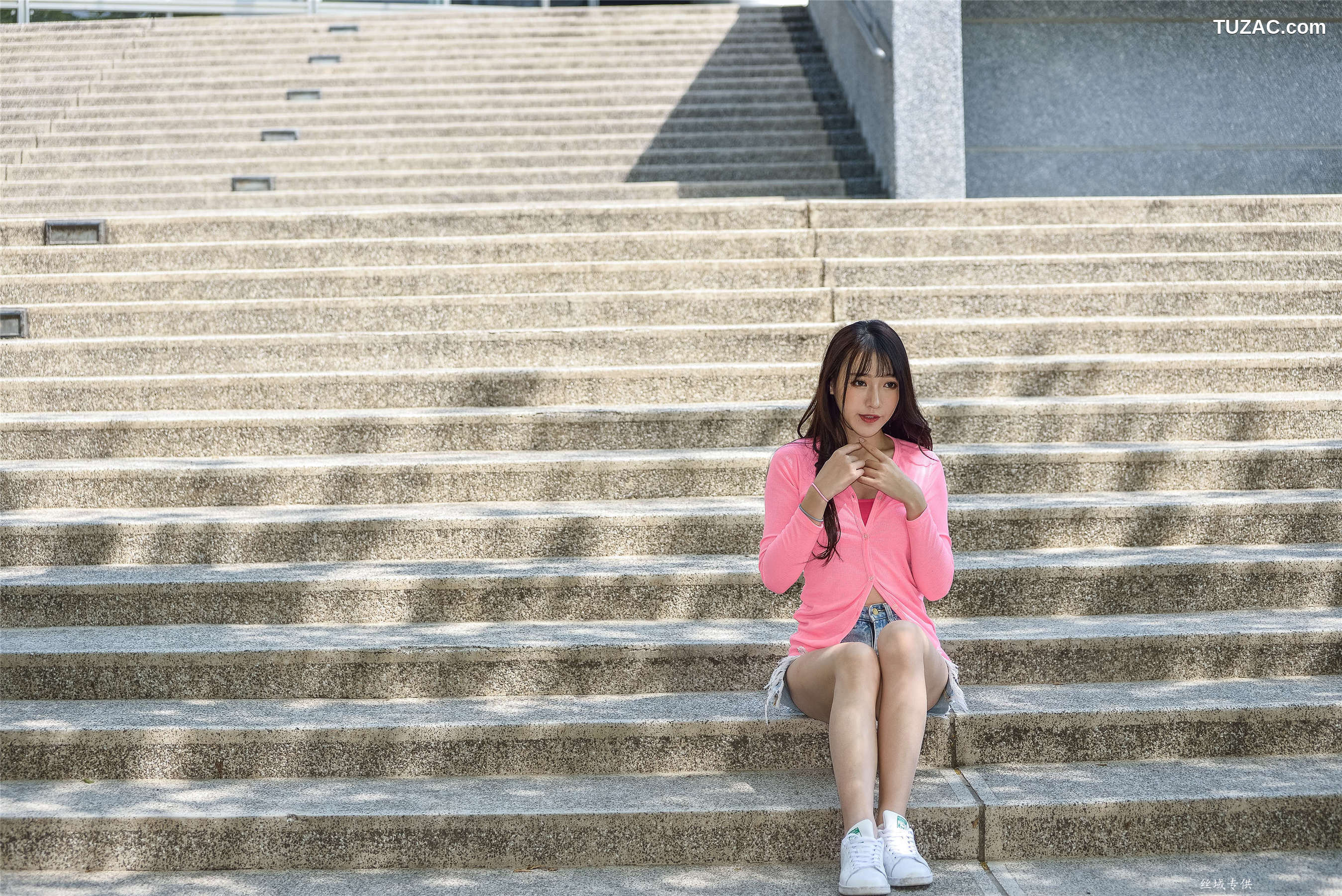 台湾正妹_ 比比《國美.時裝》牛仔街拍 写真集[147P]