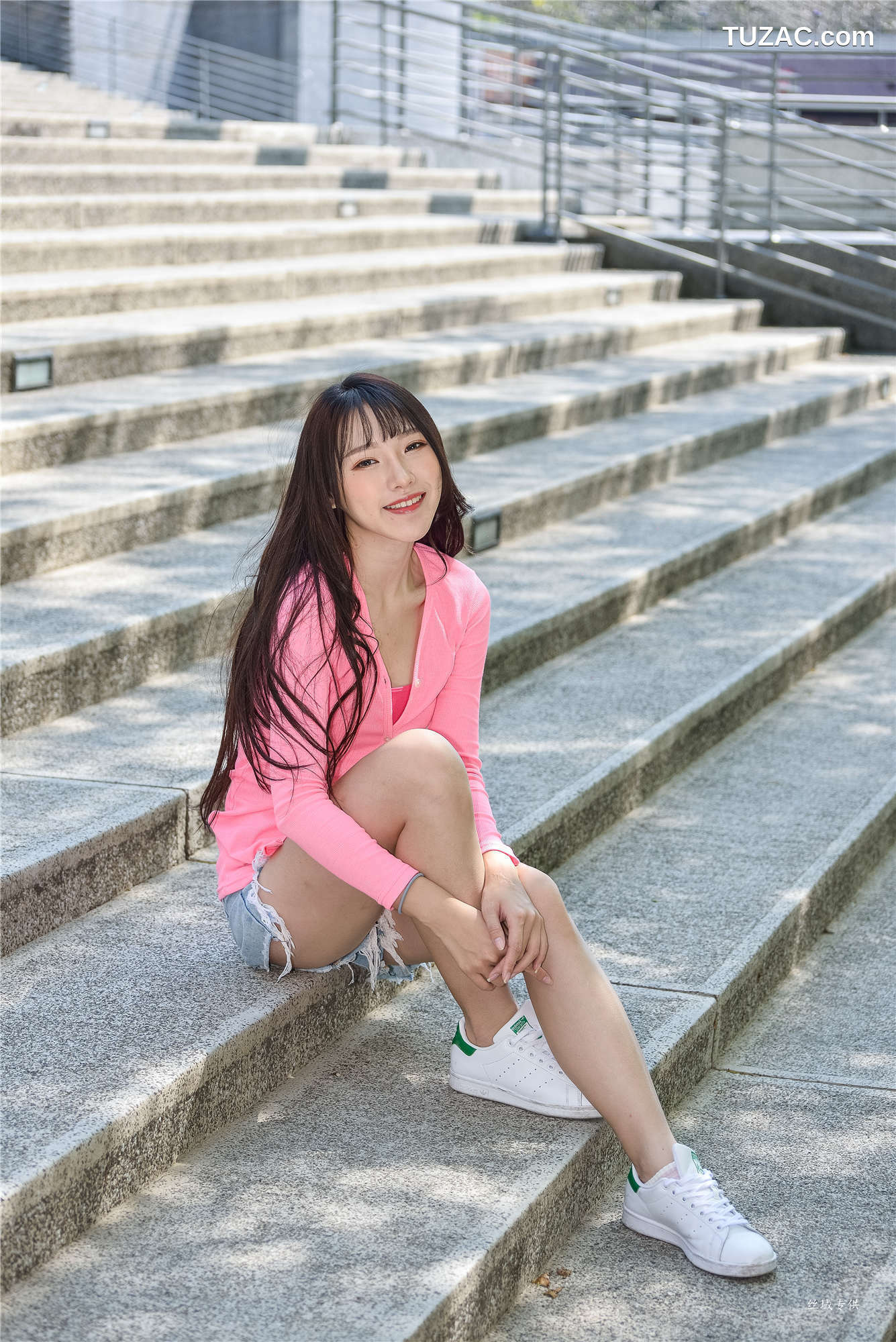 台湾正妹_ 比比《國美.時裝》牛仔街拍 写真集[147P]