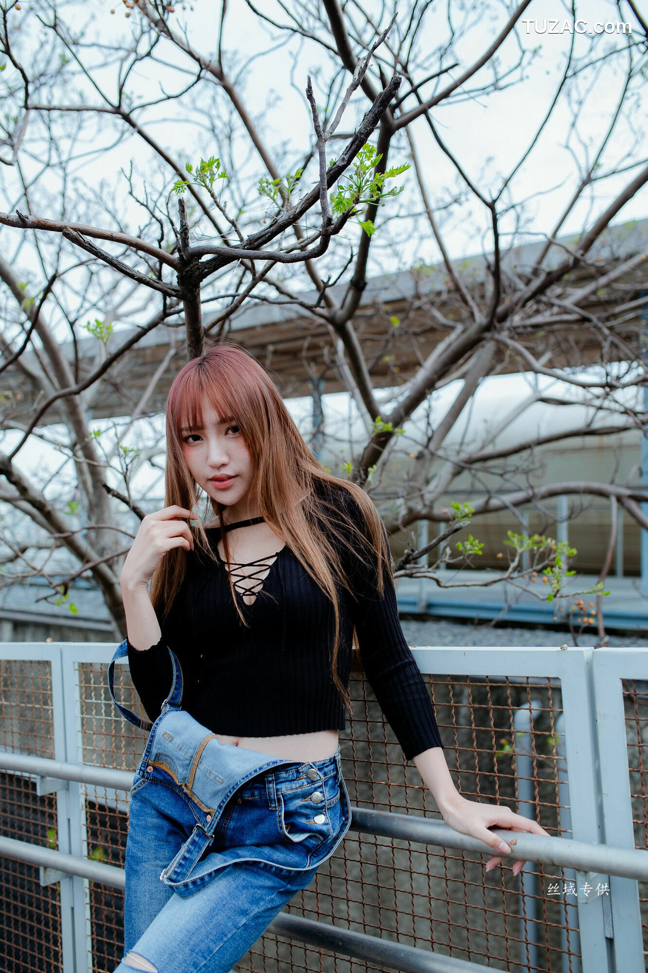 台湾正妹_ 比比儿《牛仔紧身裤》 写真集[45P]