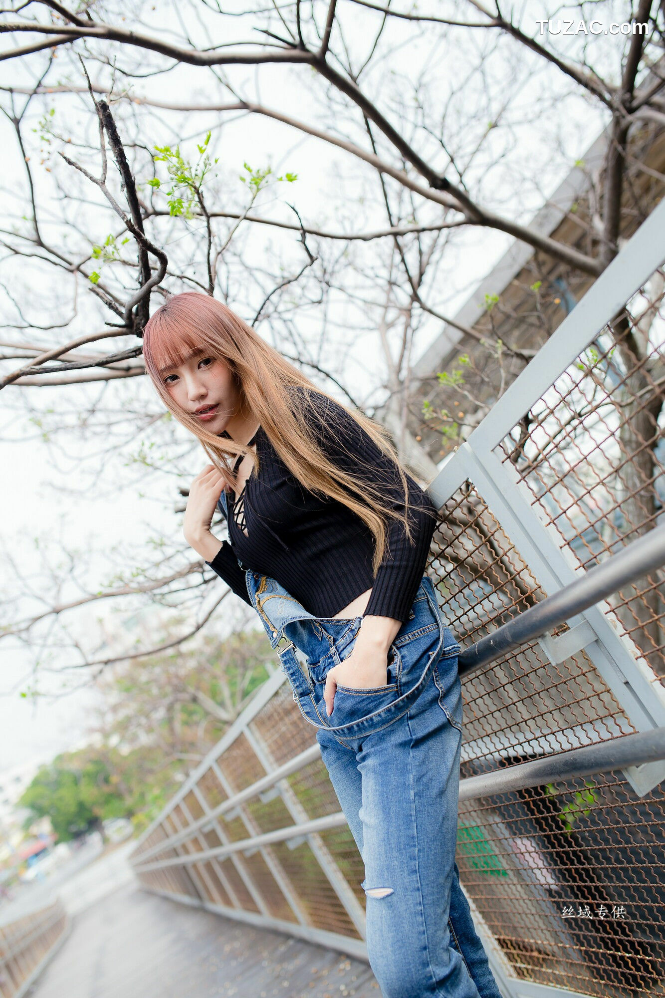 台湾正妹_ 比比儿《牛仔紧身裤》 写真集[45P]