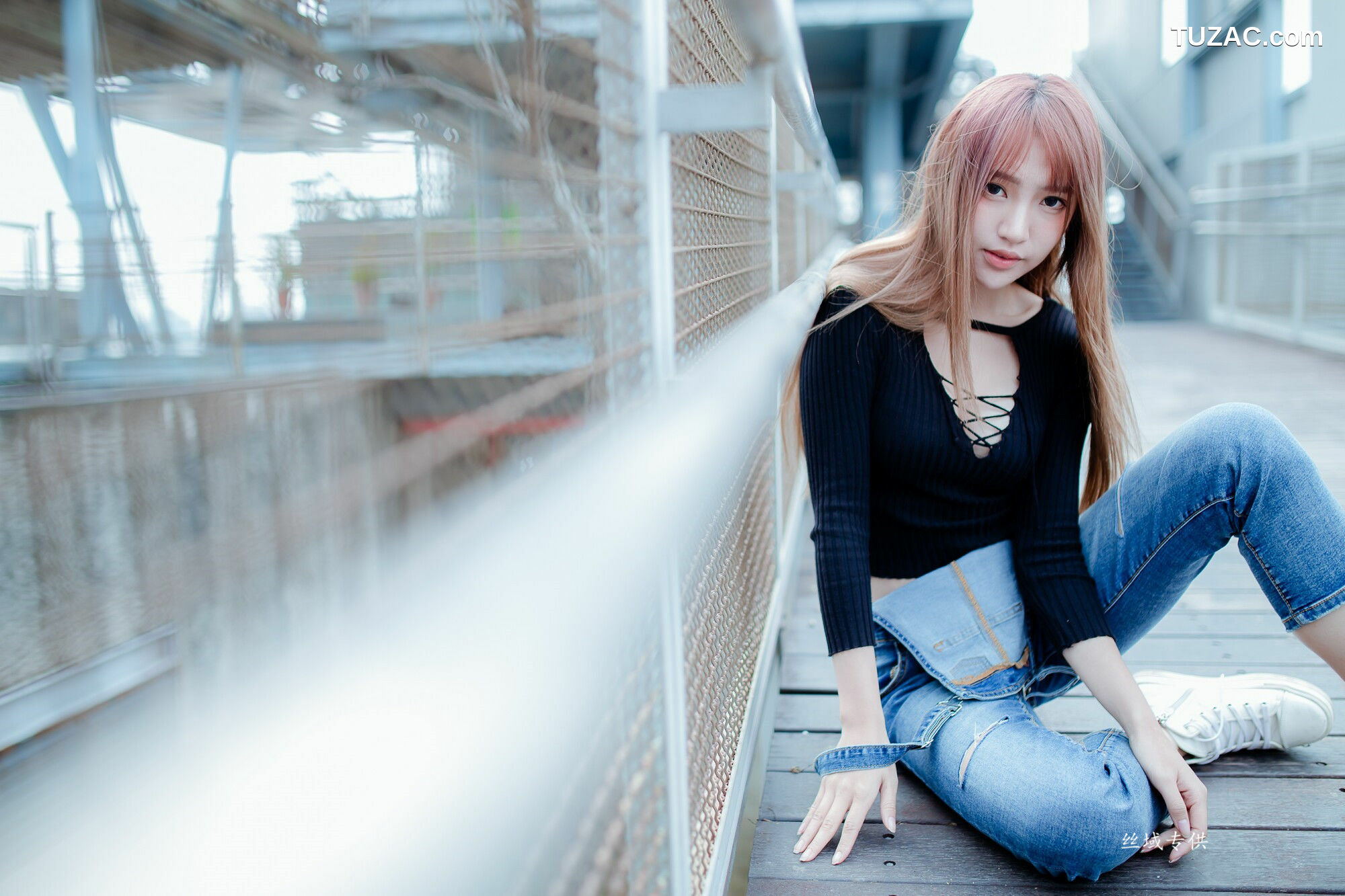 台湾正妹_ 比比儿《牛仔紧身裤》 写真集[45P]