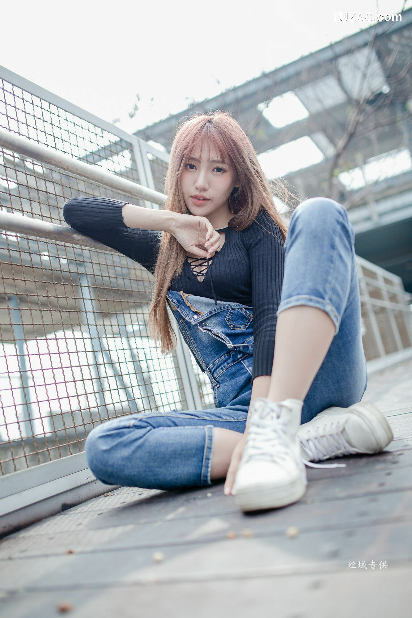 台湾正妹_ 比比儿《牛仔紧身裤》 写真集[45P]