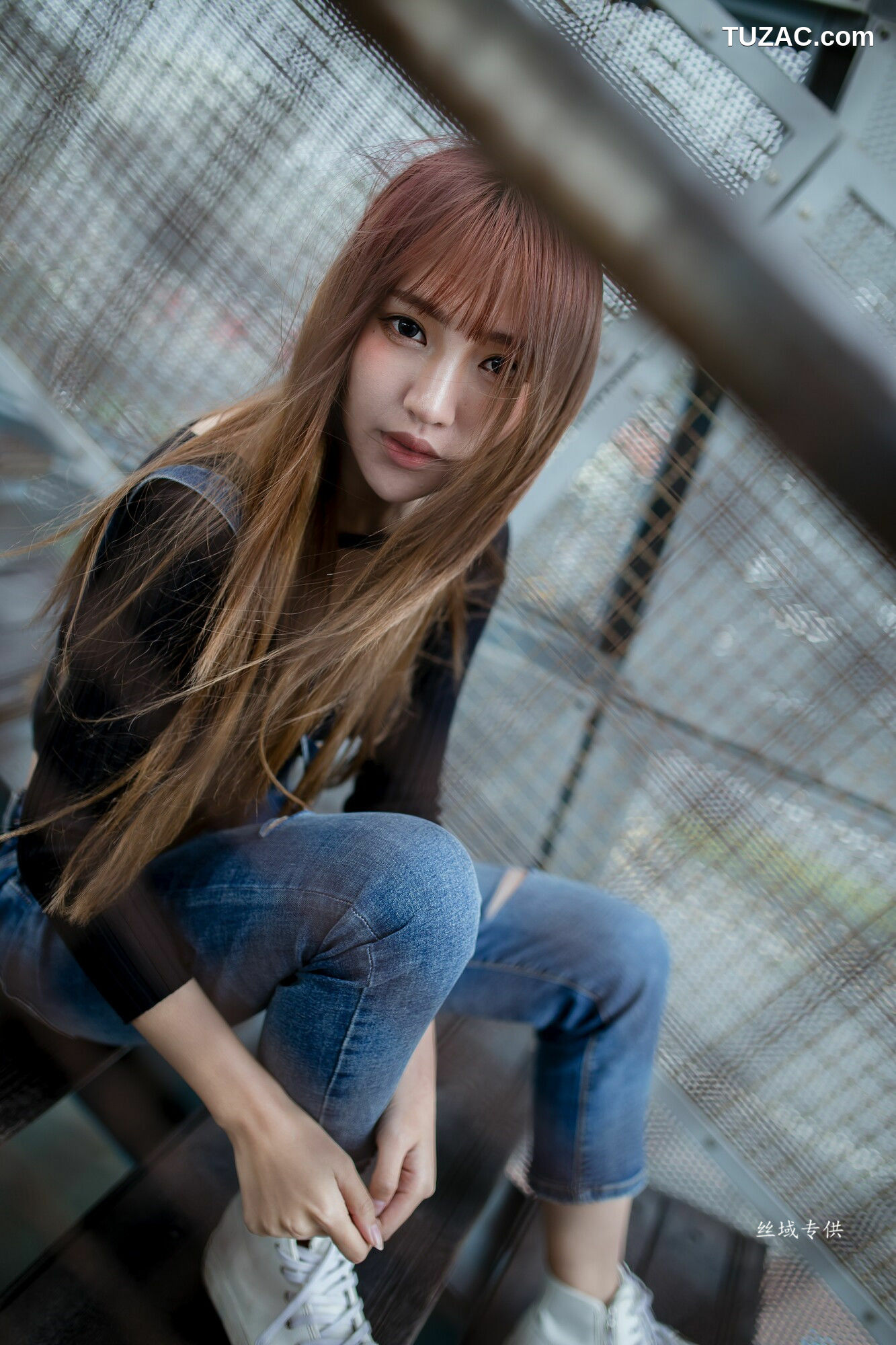 台湾正妹_ 比比儿《牛仔紧身裤》 写真集[45P]