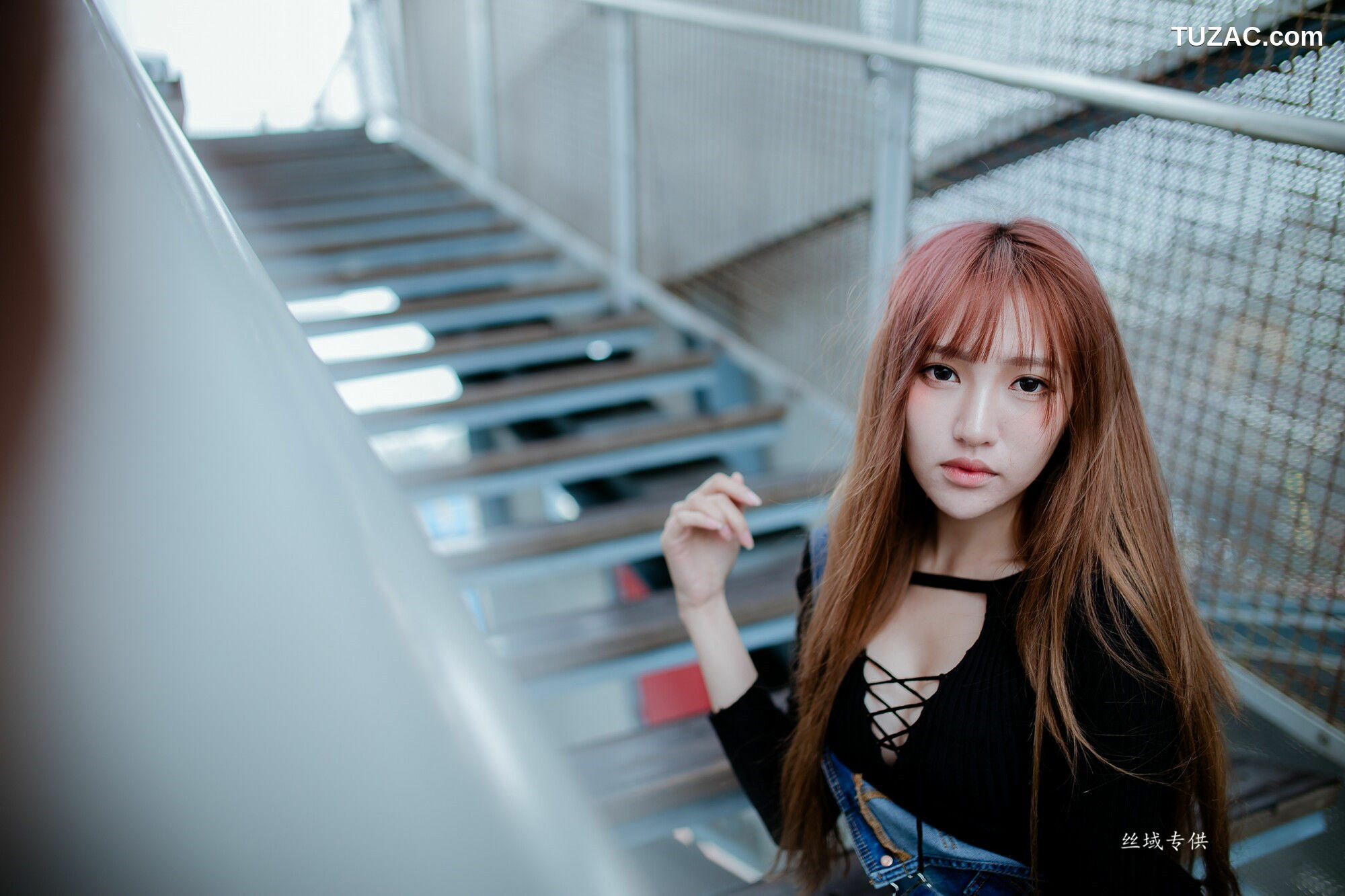 台湾正妹_ 比比儿《牛仔紧身裤》 写真集[45P]