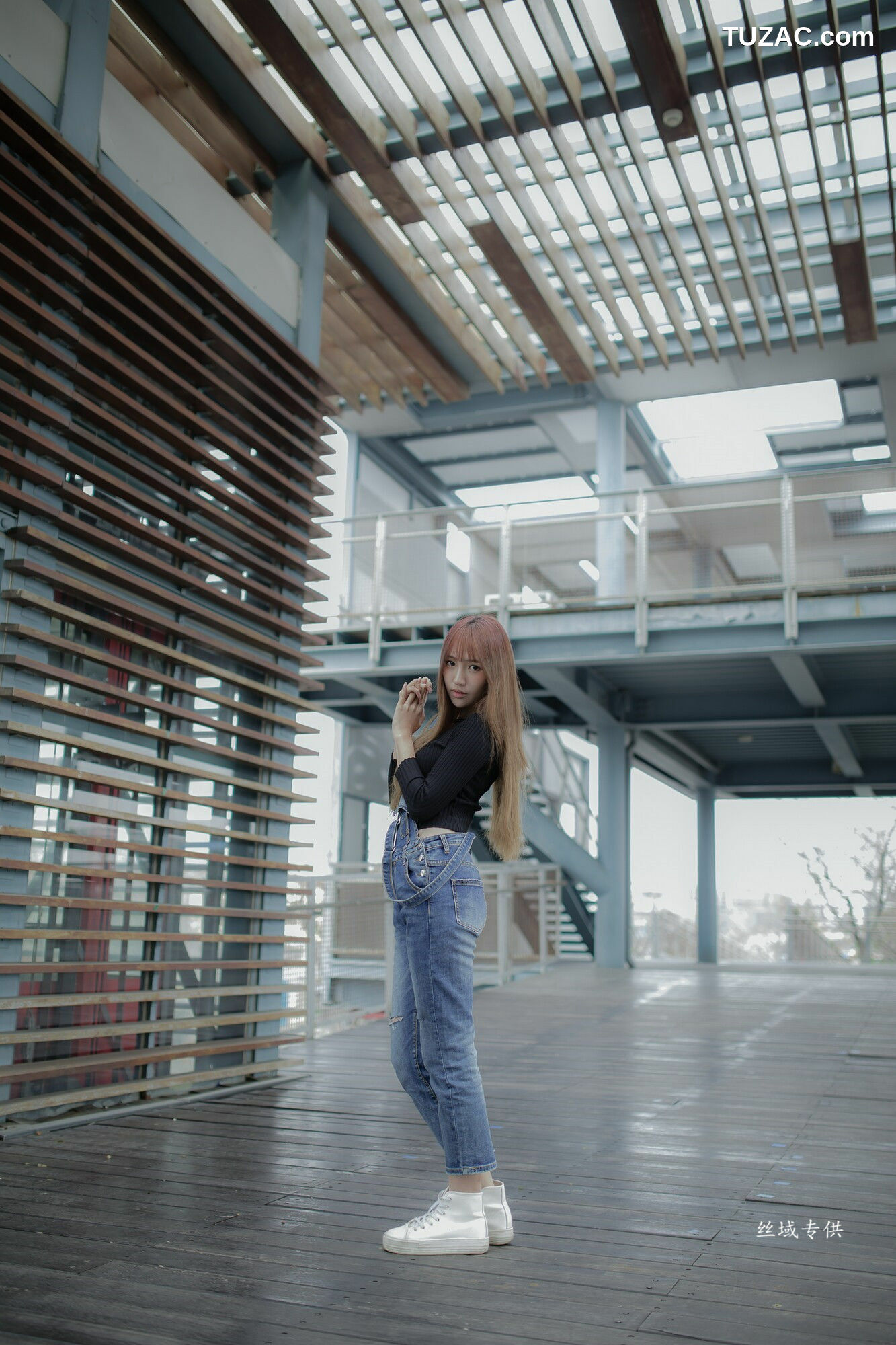 台湾正妹_ 比比儿《牛仔紧身裤》 写真集[45P]