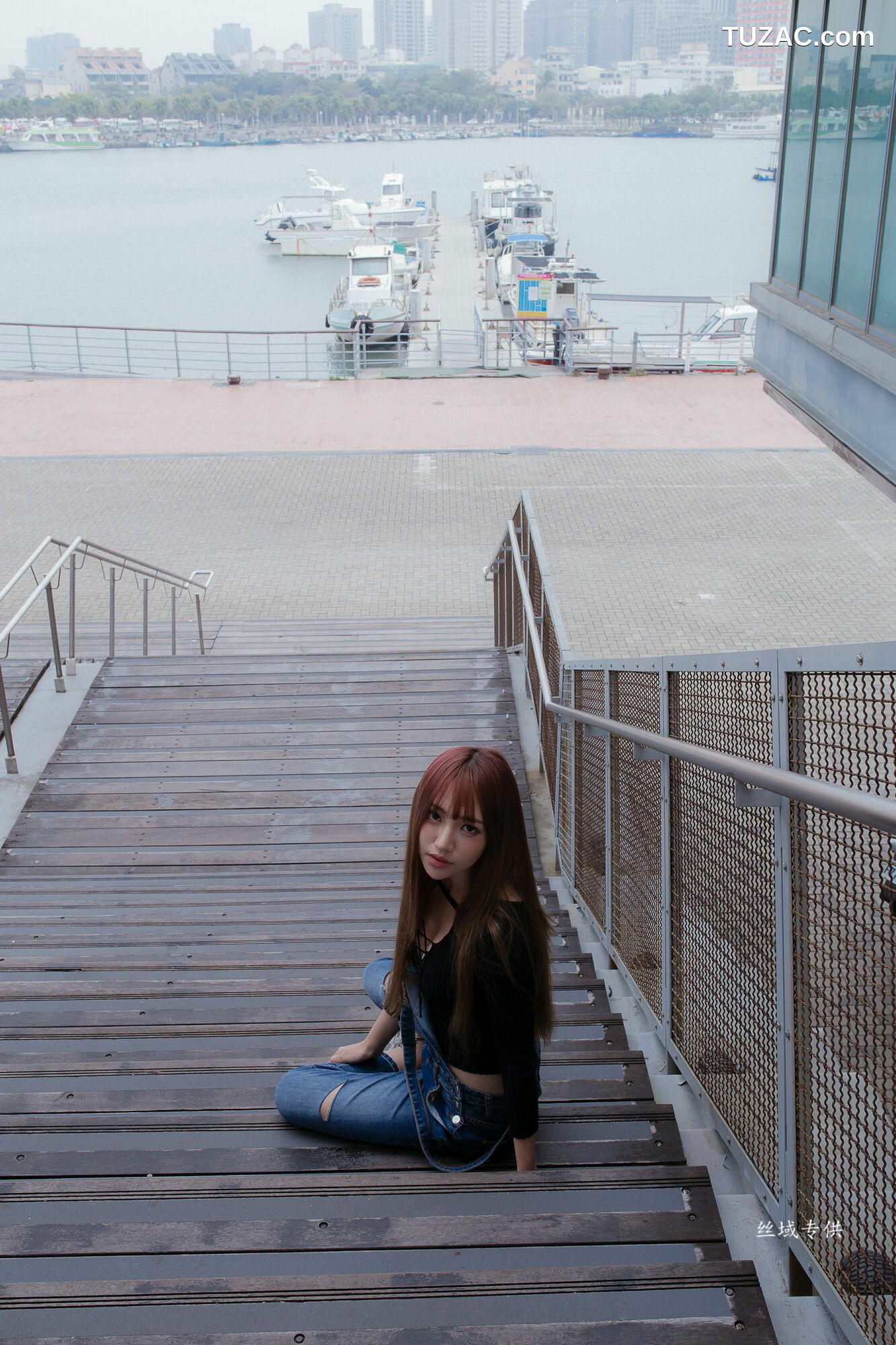 台湾正妹_ 比比儿《牛仔紧身裤》 写真集[45P]