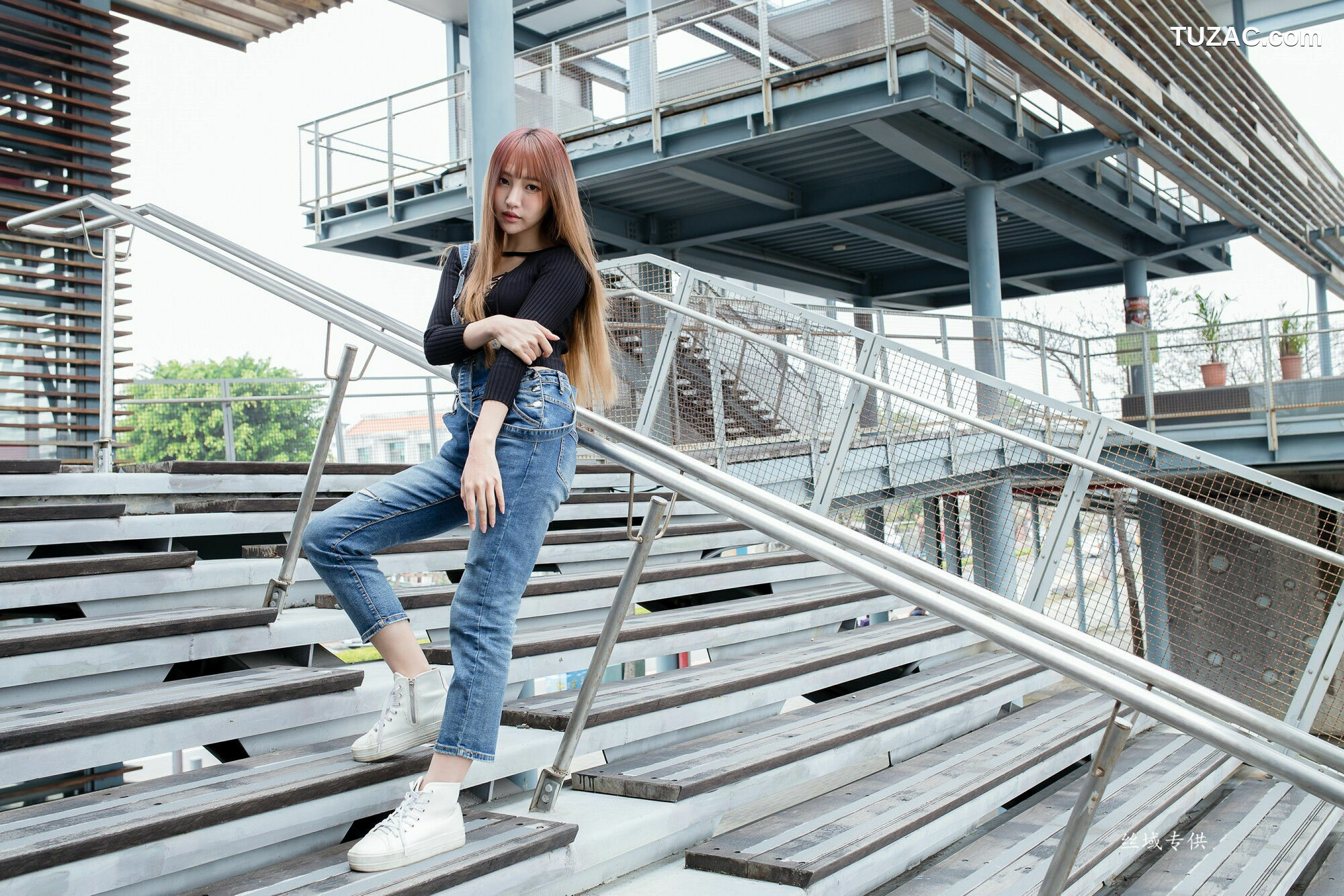 台湾正妹_ 比比儿《牛仔紧身裤》 写真集[45P]