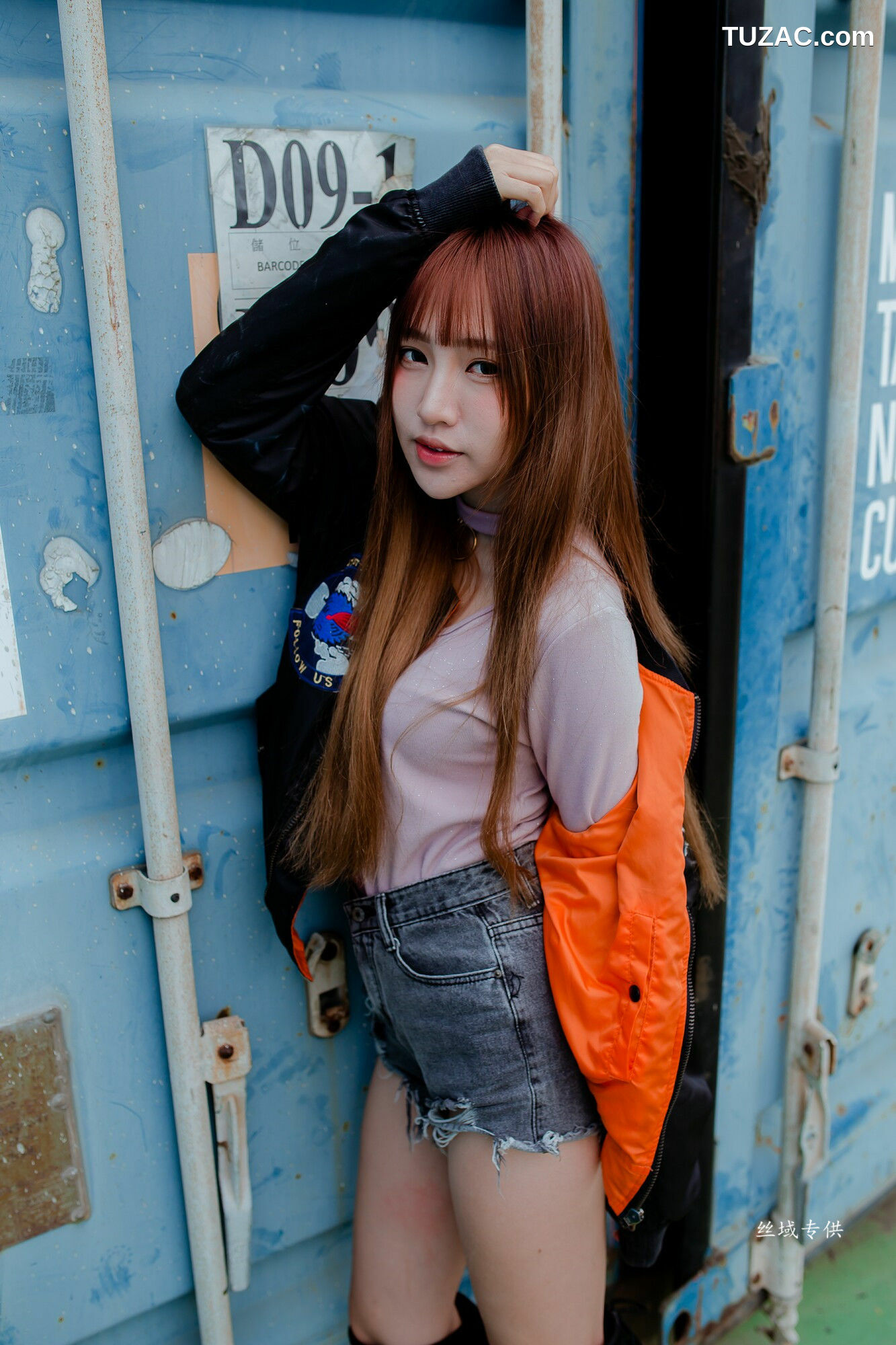 台湾正妹_ 比比儿《长靴热裤》 写真集[50P]