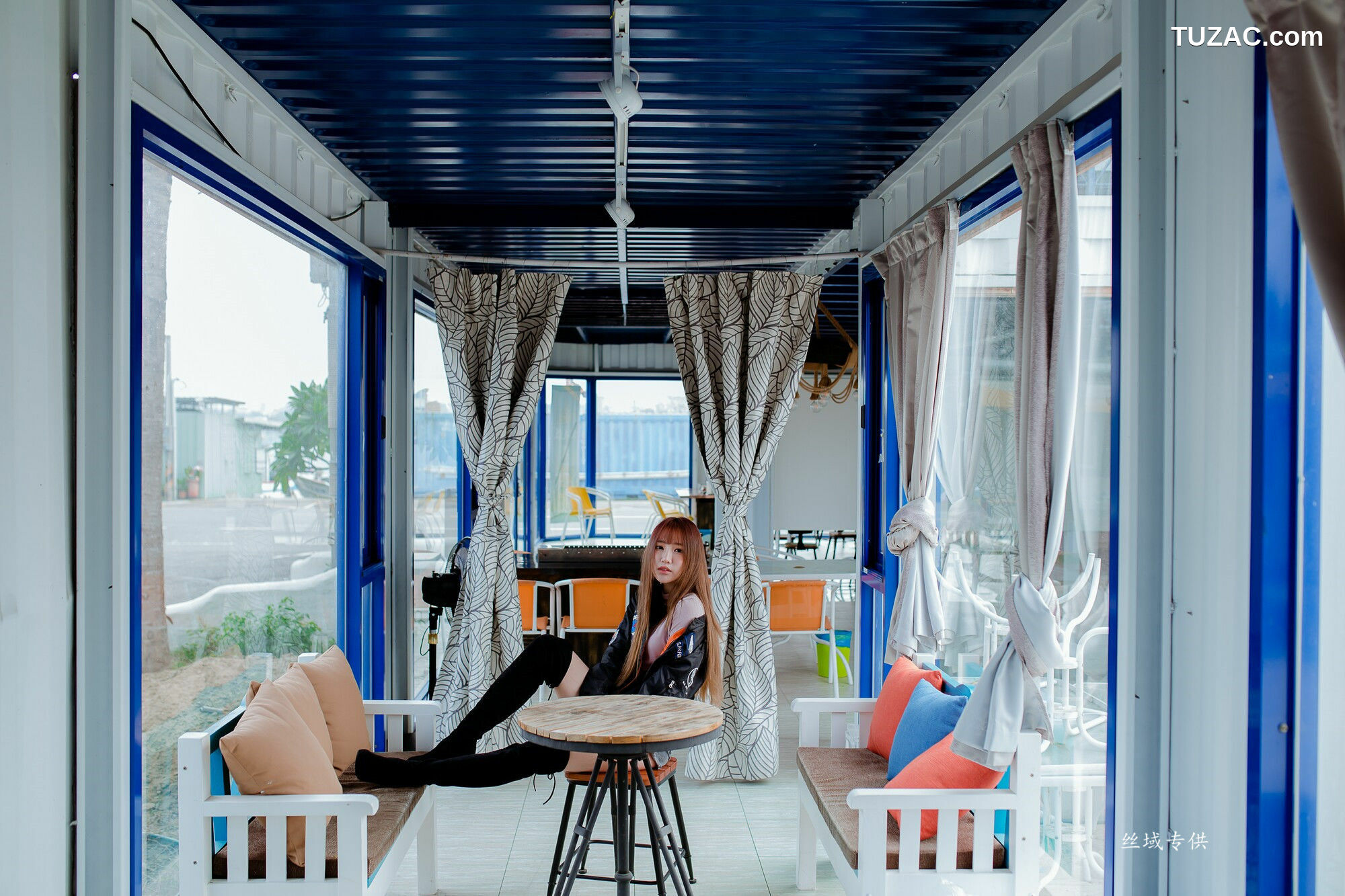 台湾正妹_ 比比儿《长靴热裤》 写真集[50P]