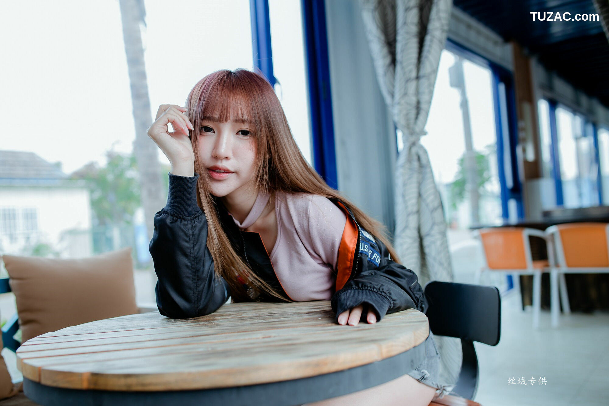 台湾正妹_ 比比儿《长靴热裤》 写真集[50P]