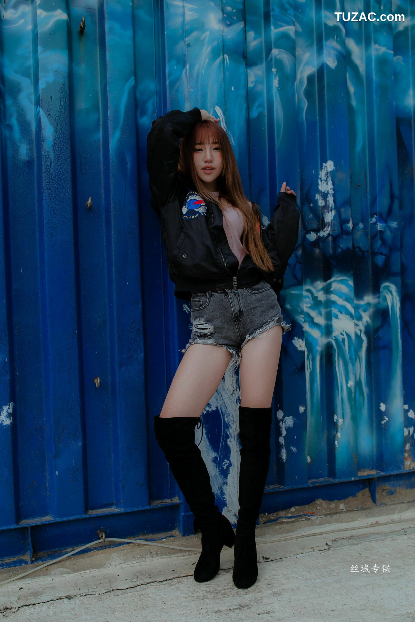 台湾正妹_ 比比儿《长靴热裤》 写真集[50P]