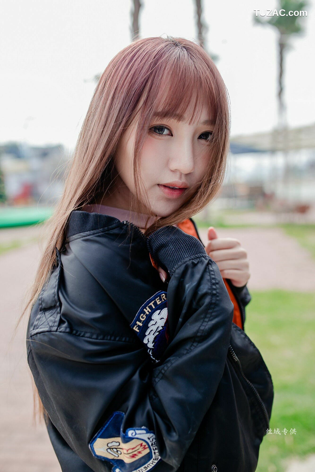 台湾正妹_ 比比儿《长靴热裤》 写真集[50P]