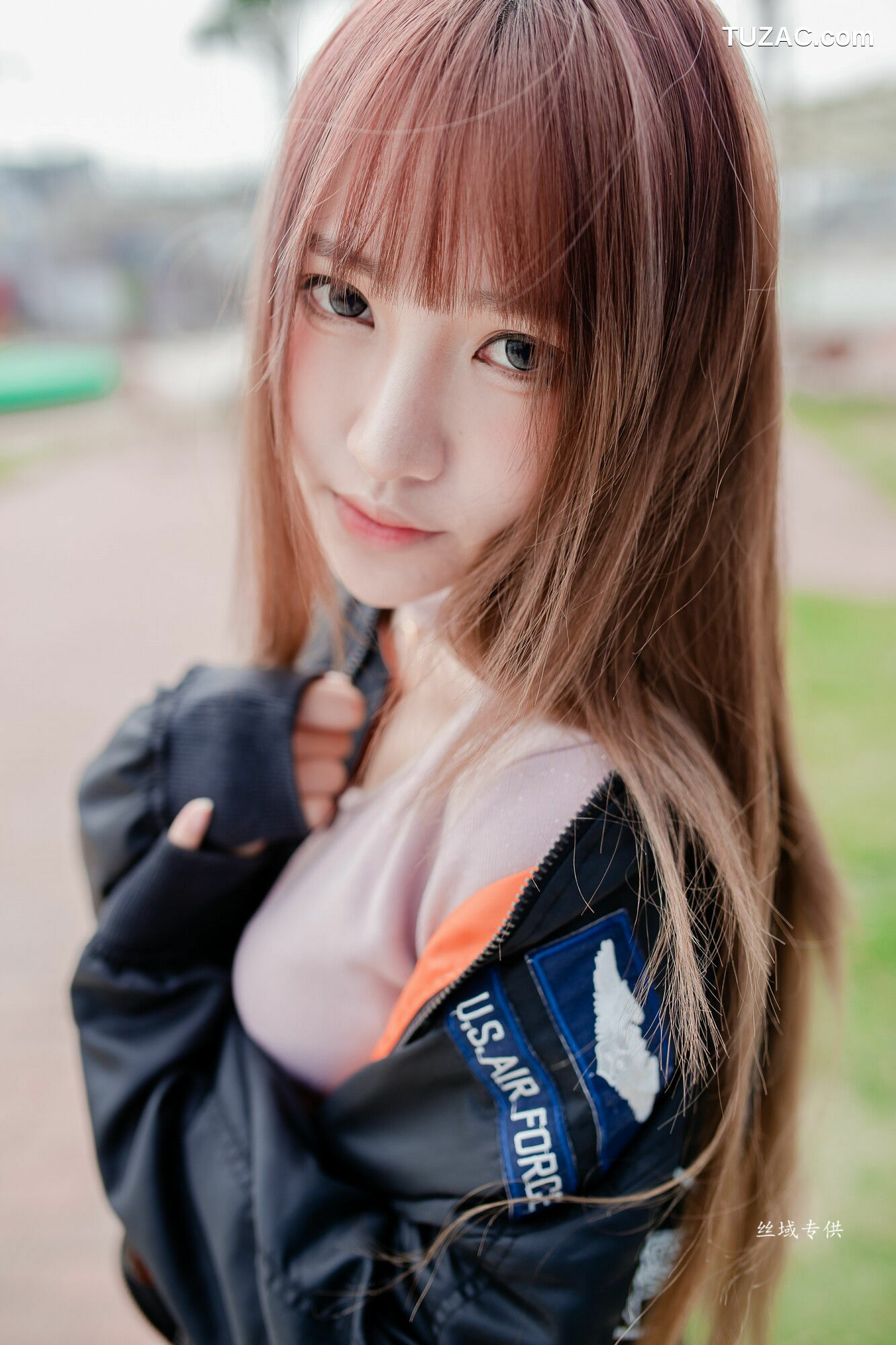 台湾正妹_ 比比儿《长靴热裤》 写真集[50P]