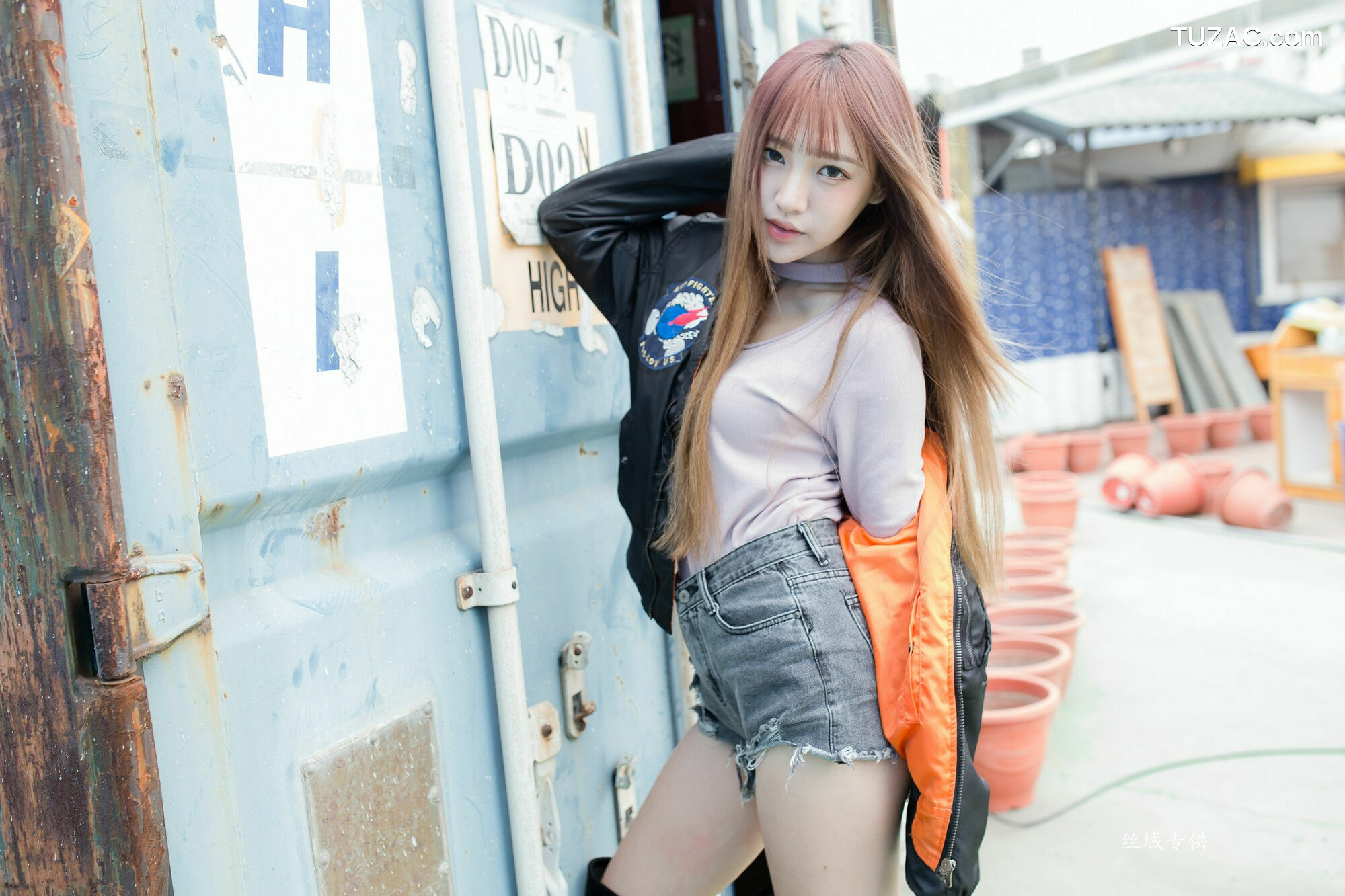 台湾正妹_ 比比儿《长靴热裤》 写真集[50P]