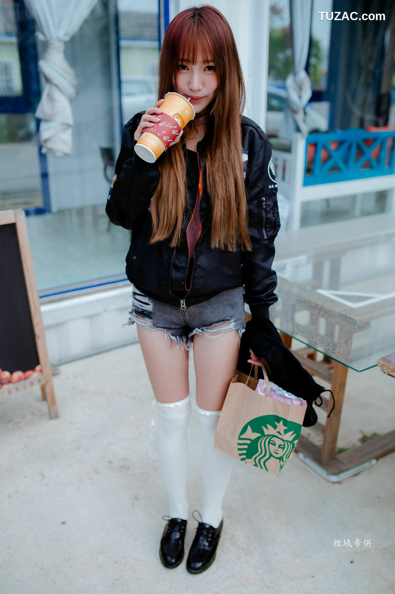 台湾正妹_ 比比儿《长靴热裤》 写真集[50P]