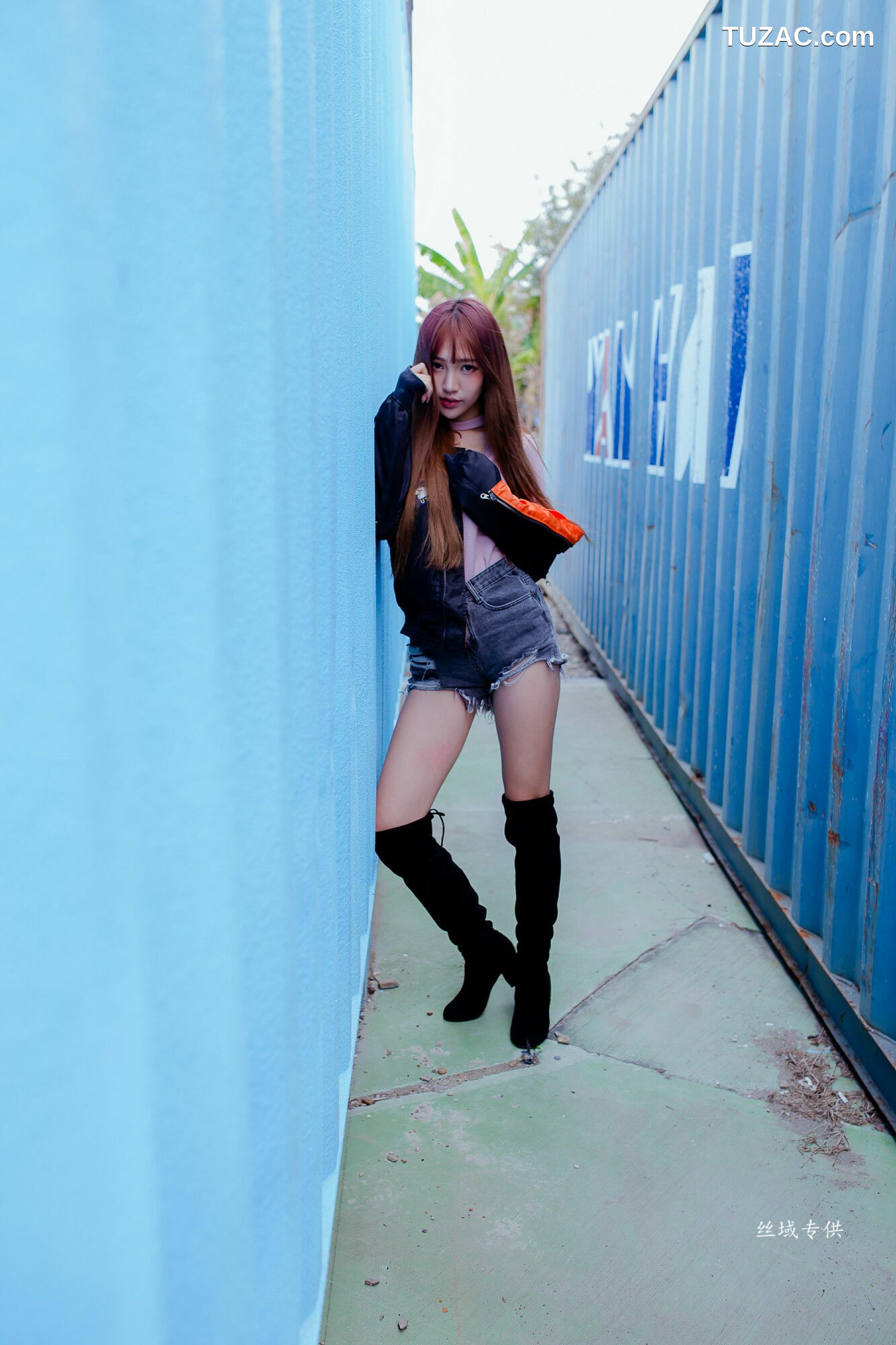 台湾正妹_ 比比儿《长靴热裤》 写真集[50P]