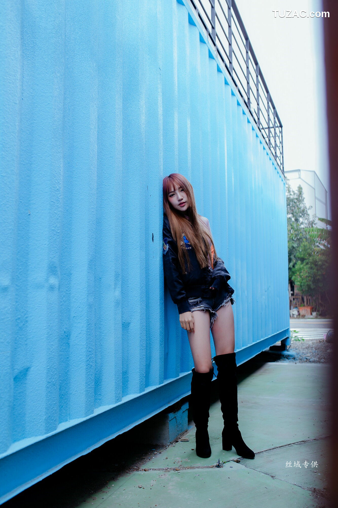 台湾正妹_ 比比儿《长靴热裤》 写真集[50P]