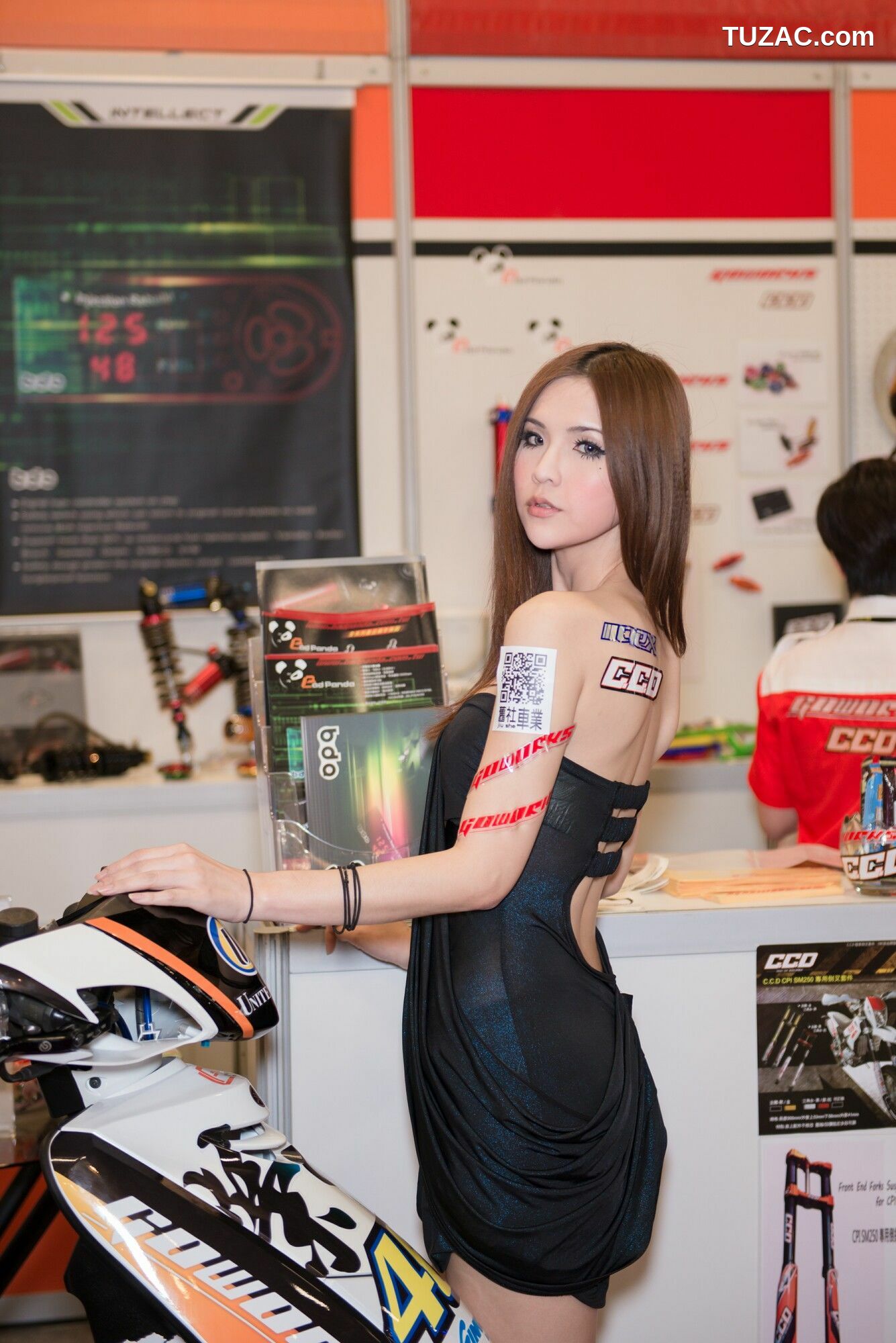 台湾正妹_ 汽配展&amp;巨砲連隊記者會 图片合集[70P]