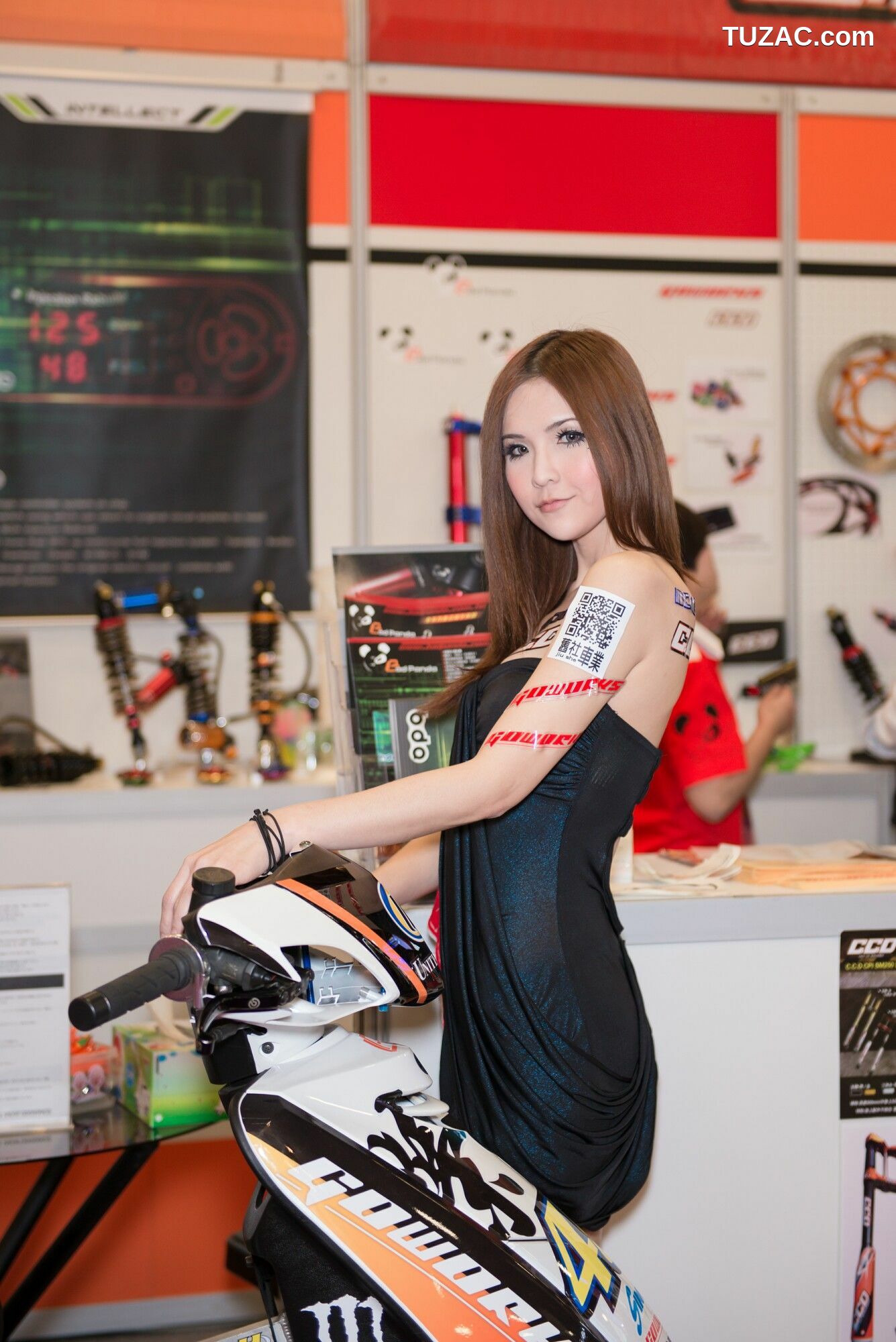 台湾正妹_ 汽配展&amp;巨砲連隊記者會 图片合集[70P]